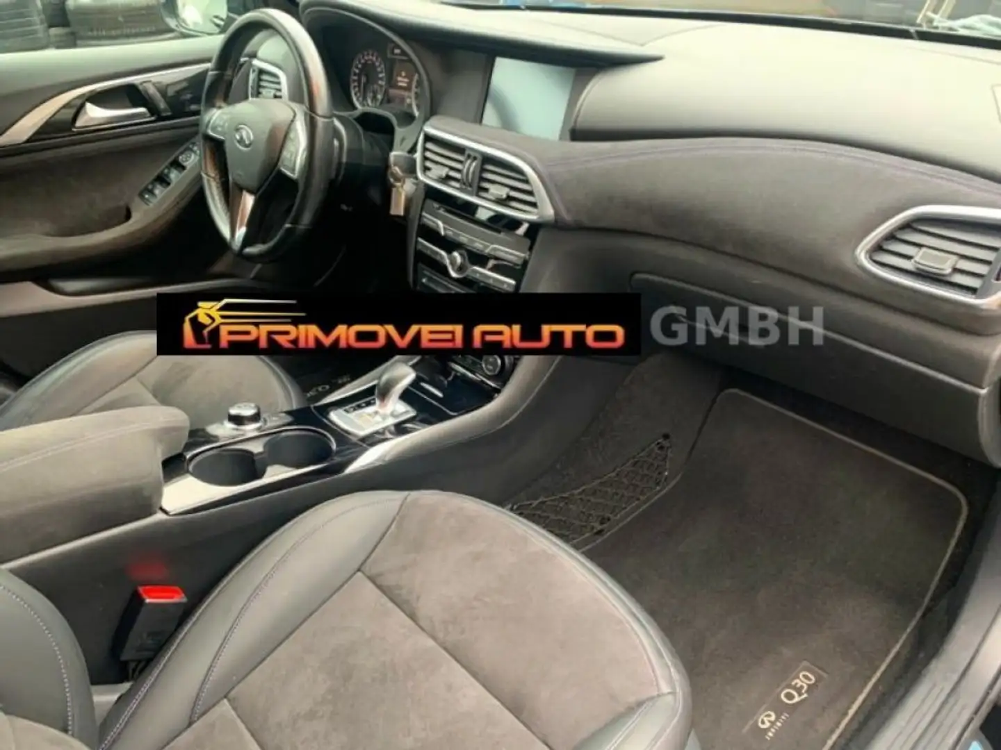 Infiniti Q30 2.2d DCT AWD Premium City Black Negro - 2