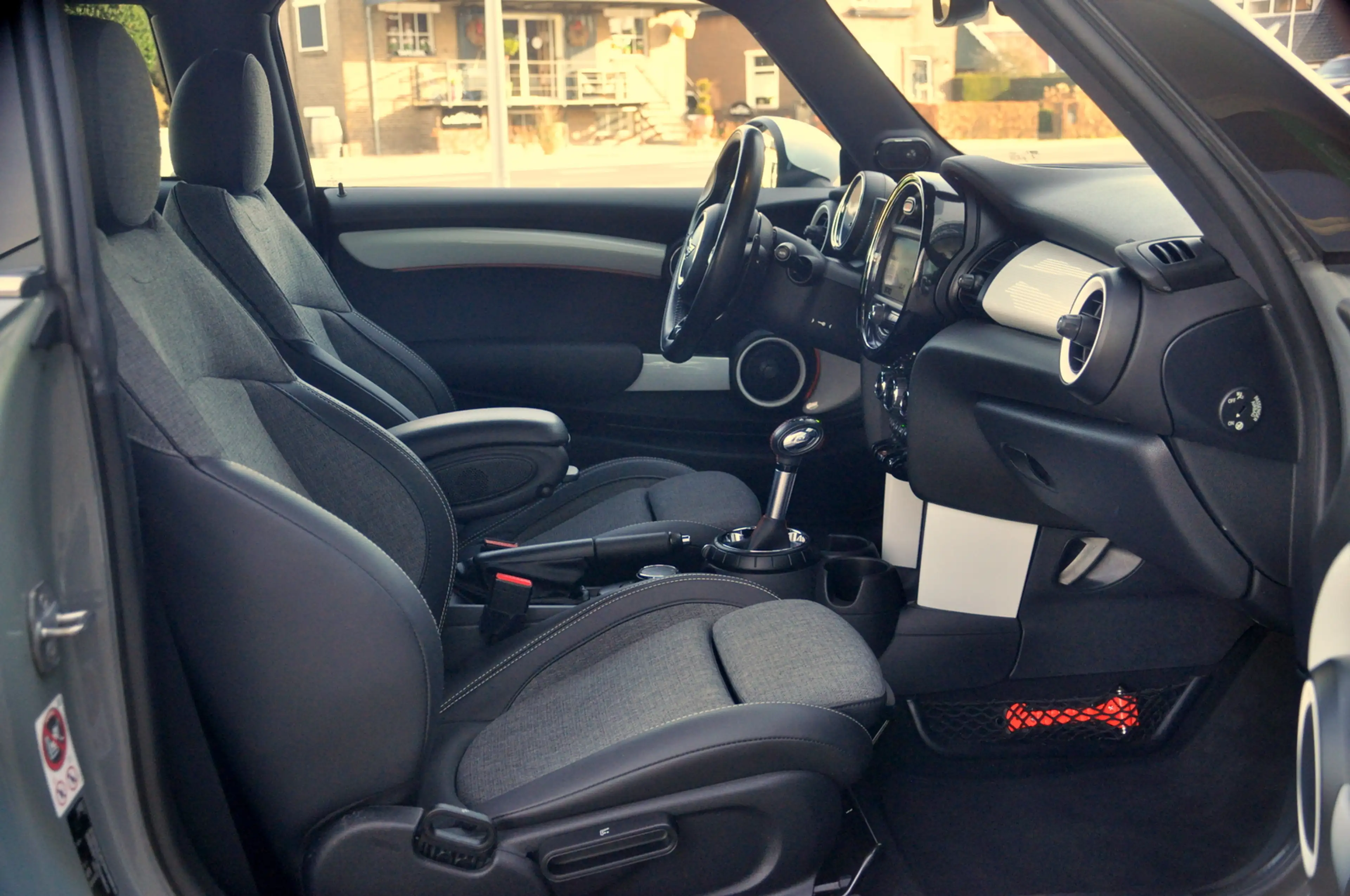 MINI Cooper S 3-Deurs 2.0 Chili Serious Business | HK-Audio | H& — photo 12