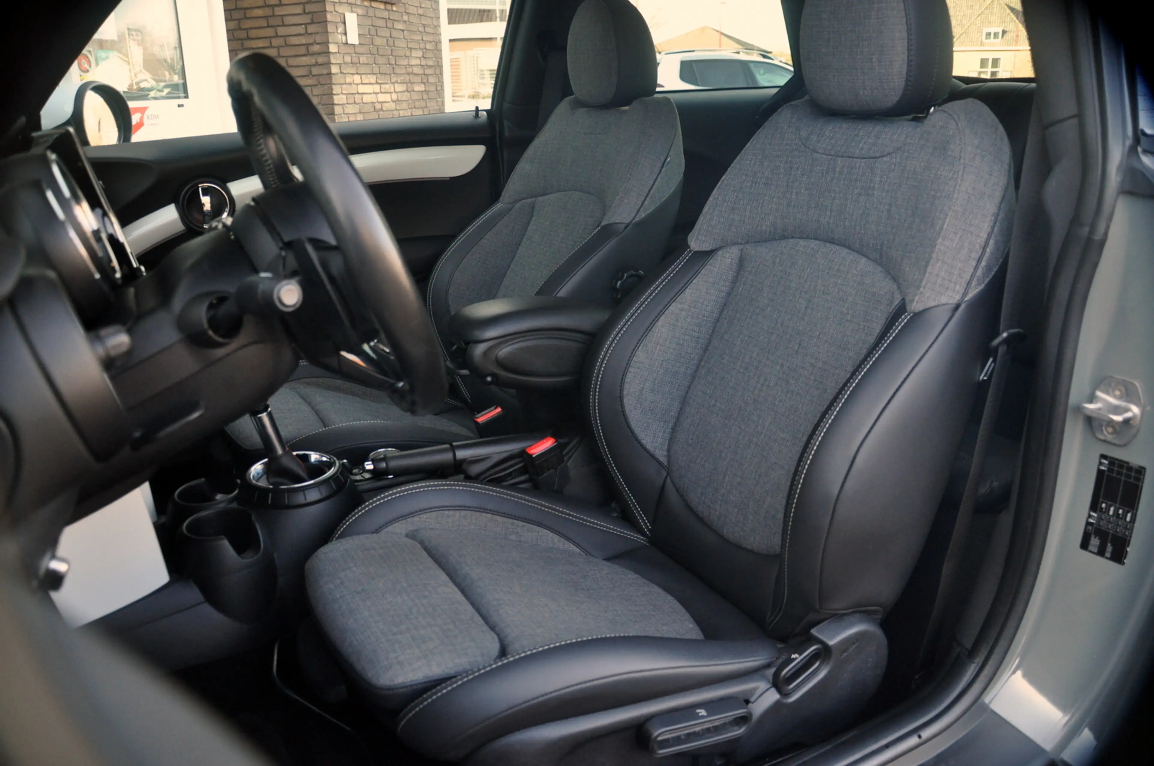MINI Cooper S 3-Deurs 2.0 Chili Serious Business | HK-Audio | H& — photo 3