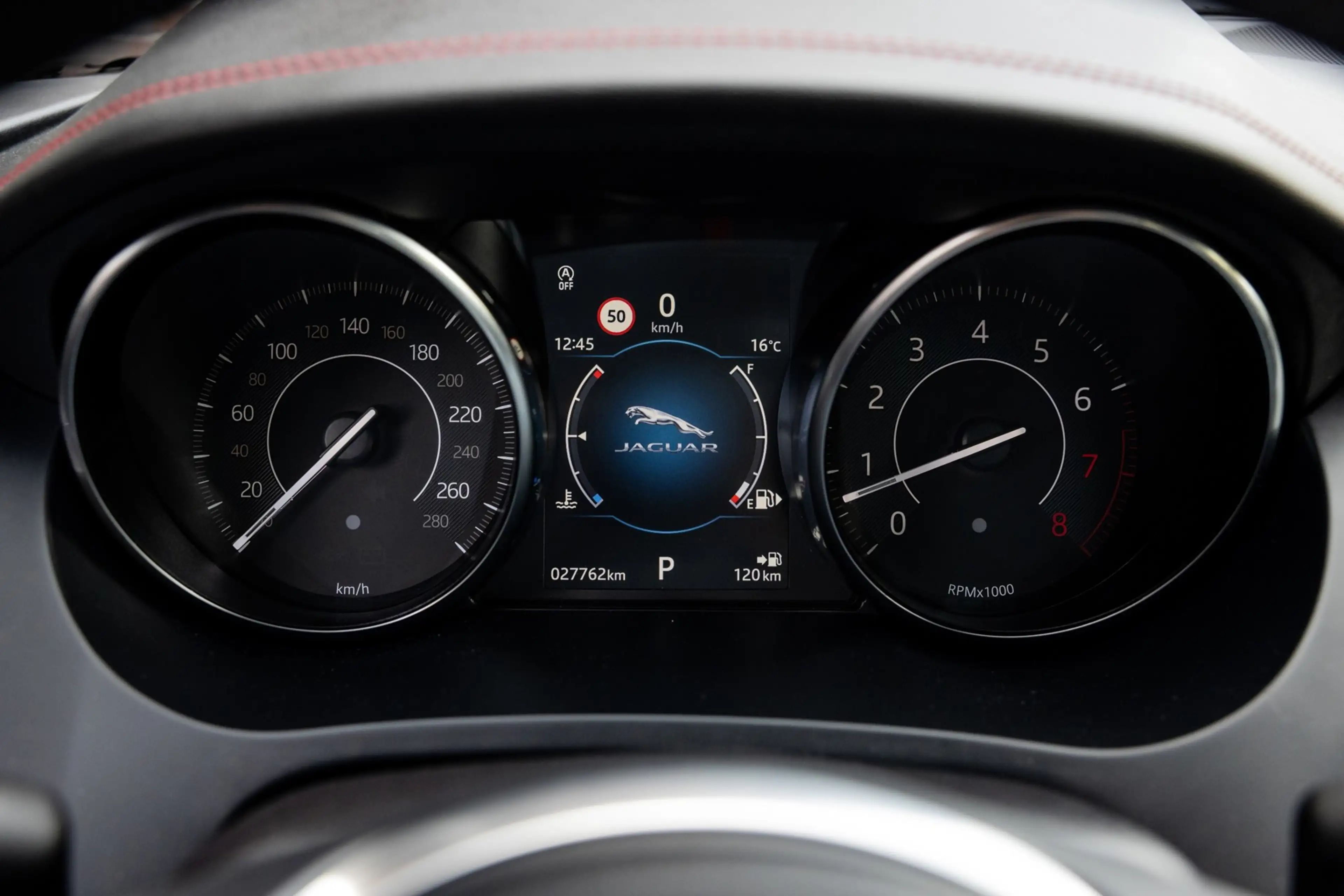 Jaguar E-Pace 2.0 P250 AWD First Edition R-Dynamic (249pk) Lage — photo 9