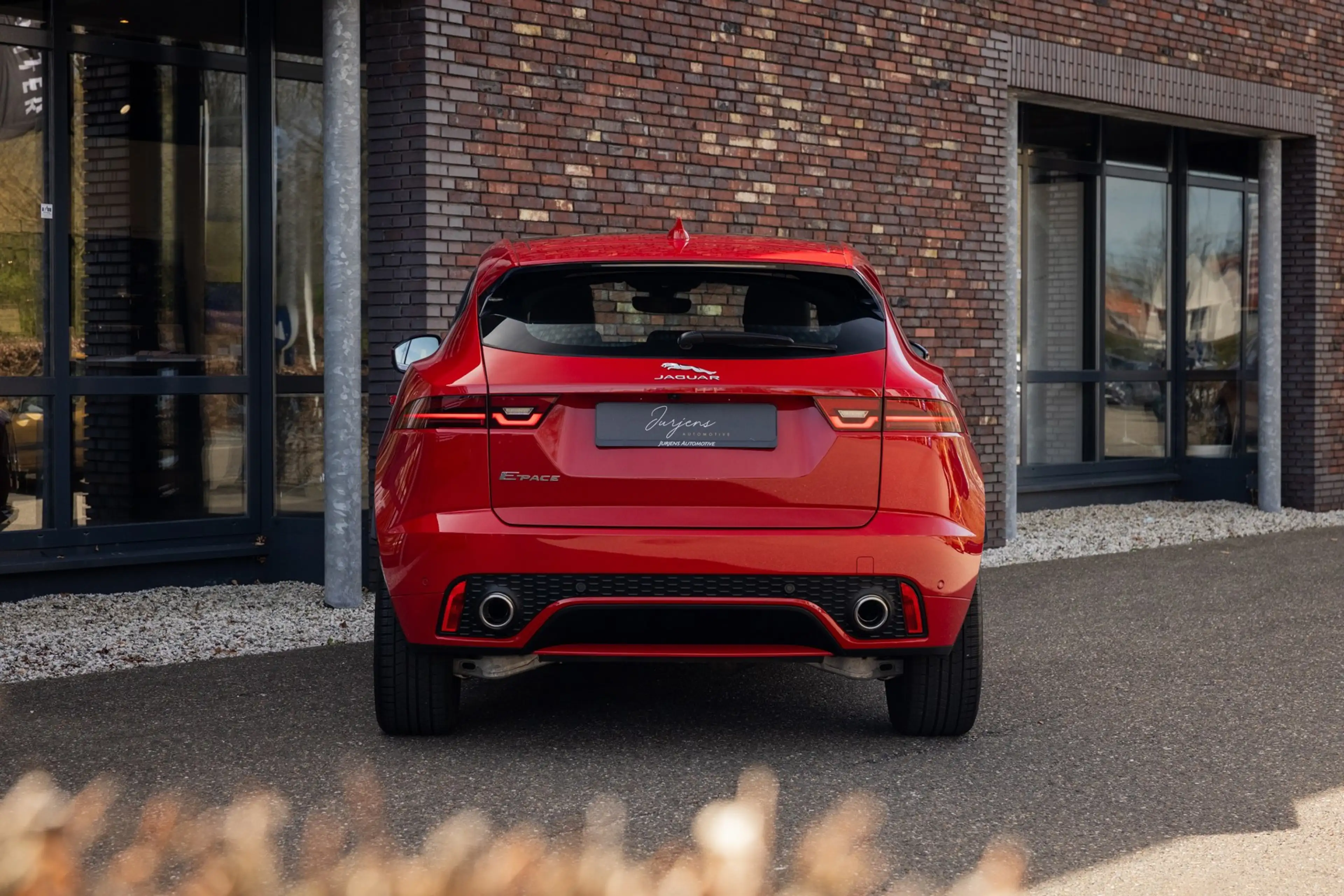 Jaguar E-Pace 2.0 P250 AWD First Edition R-Dynamic (249pk) Lage — photo 4