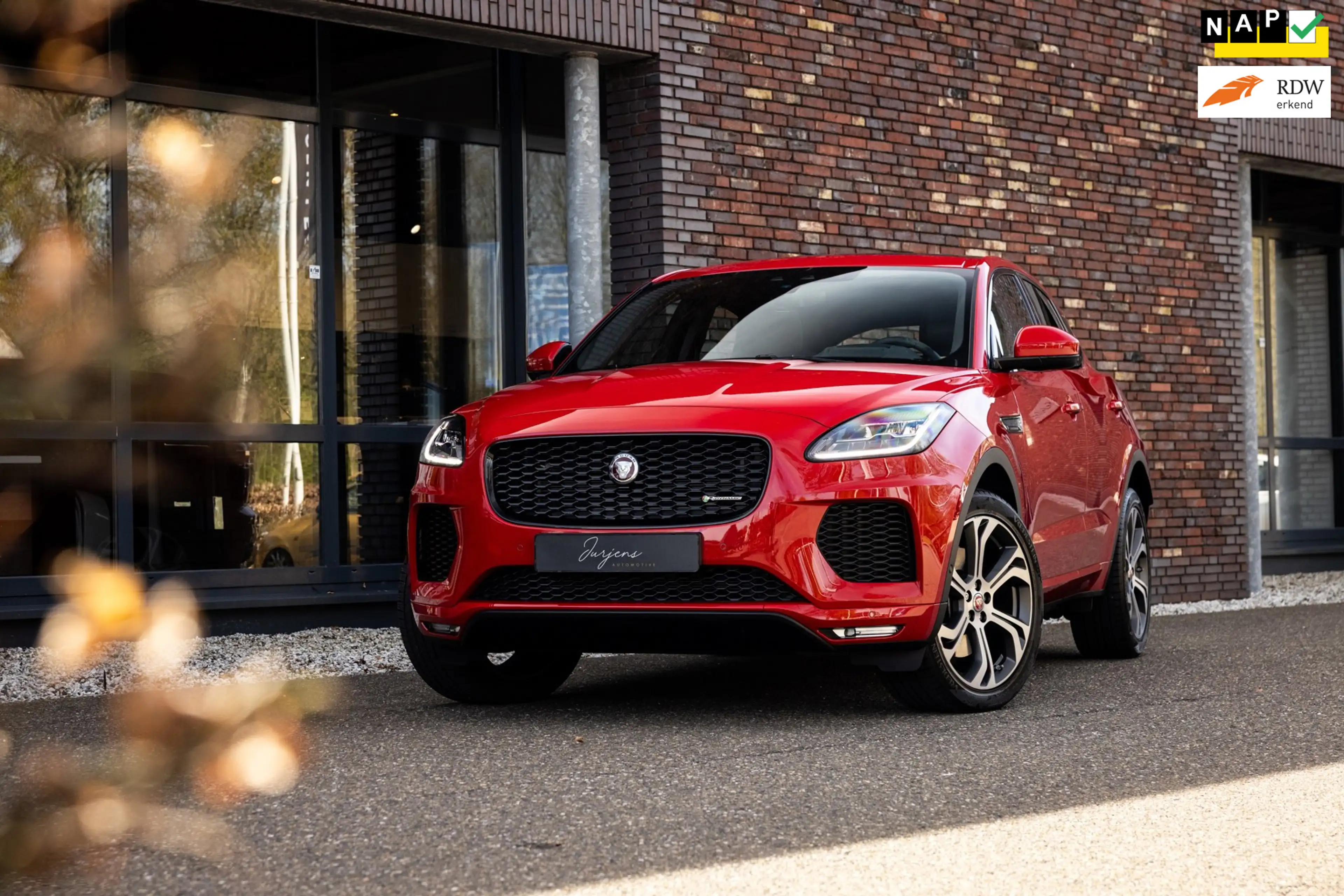 Jaguar E-Pace 2.0 P250 AWD First Edition R-Dynamic (249pk) Lage