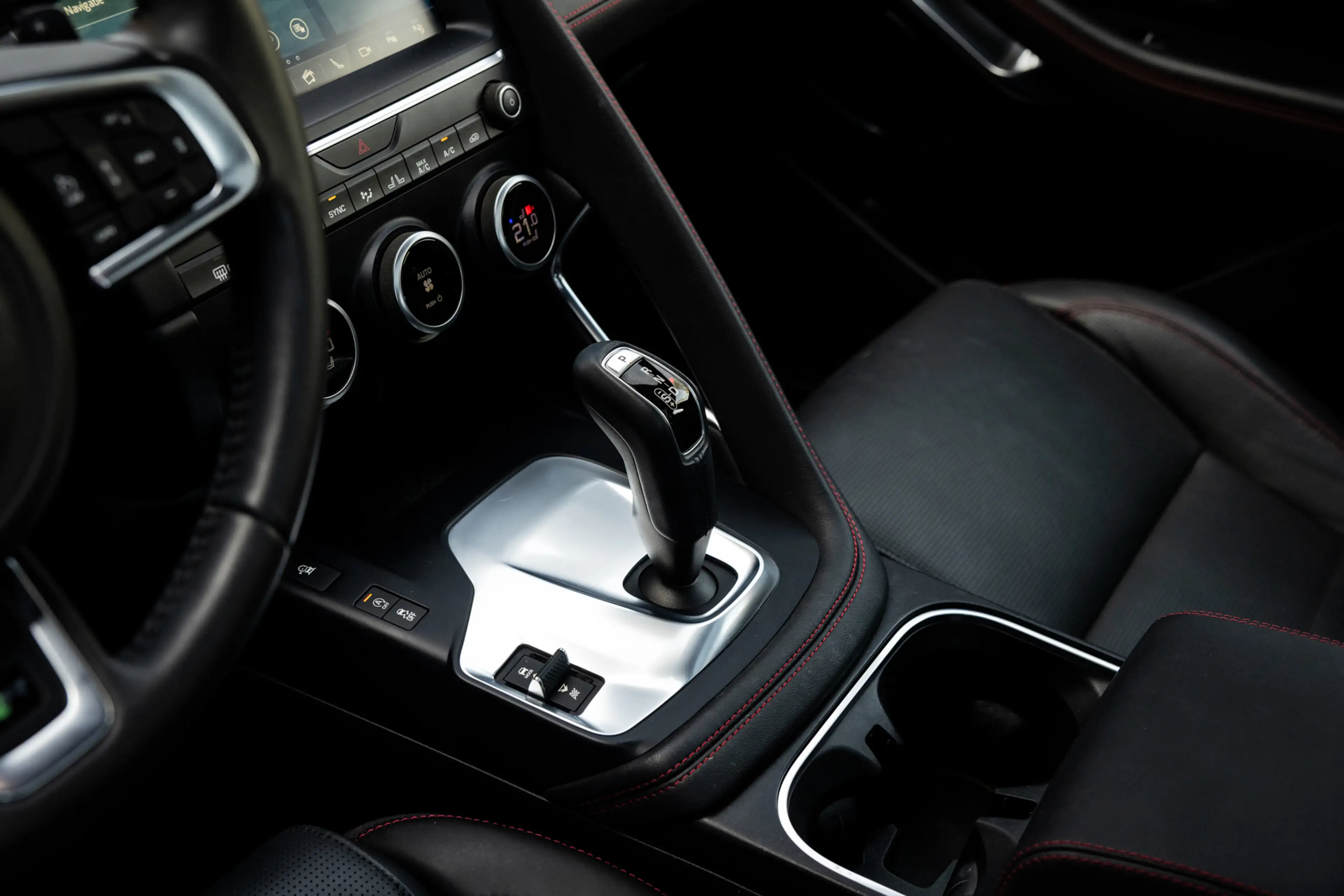 Jaguar E-Pace 2.0 P250 AWD First Edition R-Dynamic (249pk) Lage — photo 6