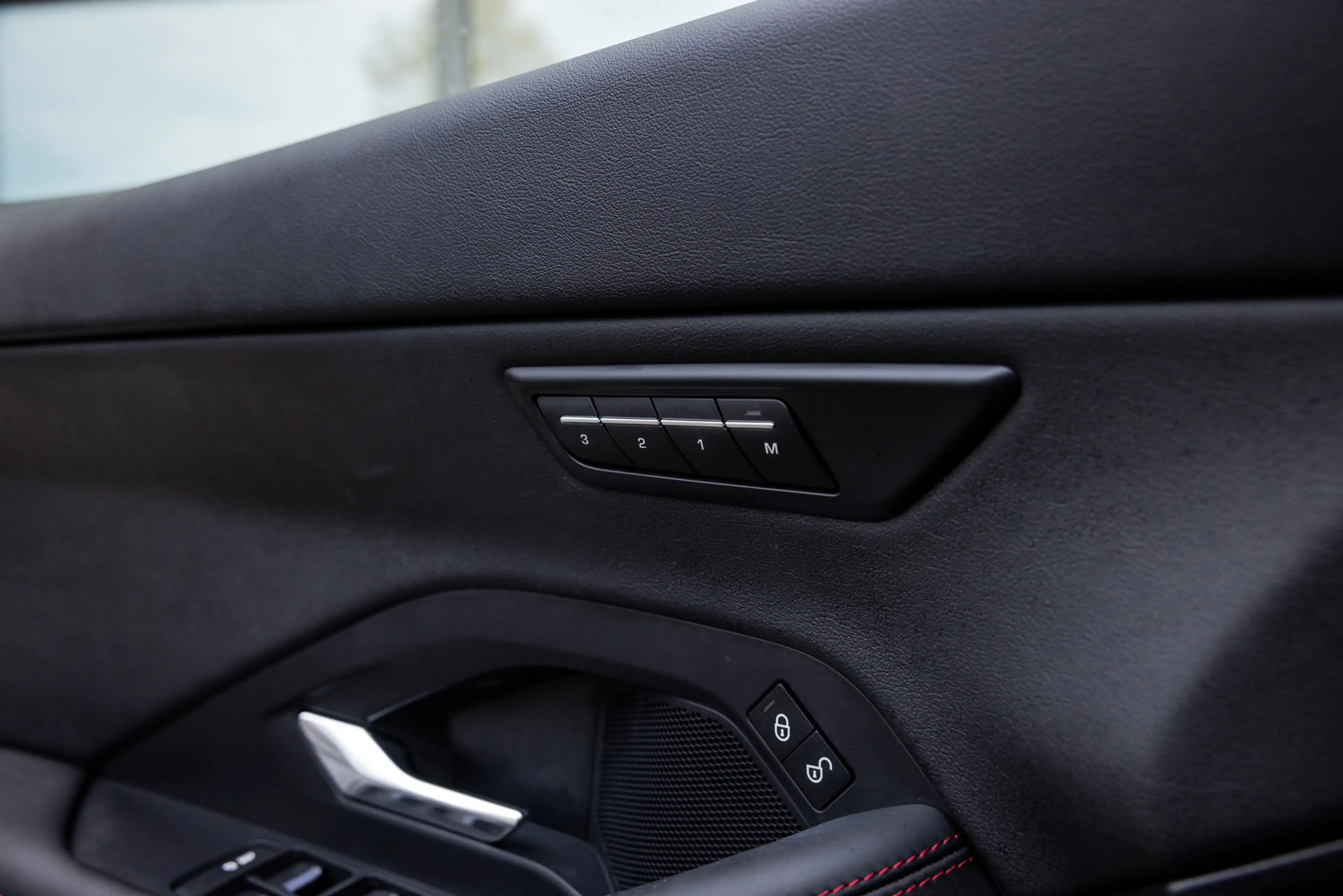 Jaguar E-Pace 2.0 P250 AWD First Edition R-Dynamic (249pk) Lage — photo 10