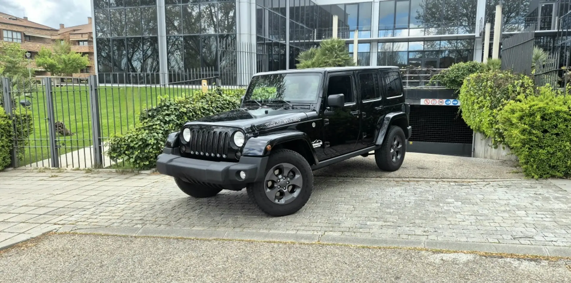 Jeep Wrangler Unlimited 2.8CRD Night Eagle Aut. Black - 1