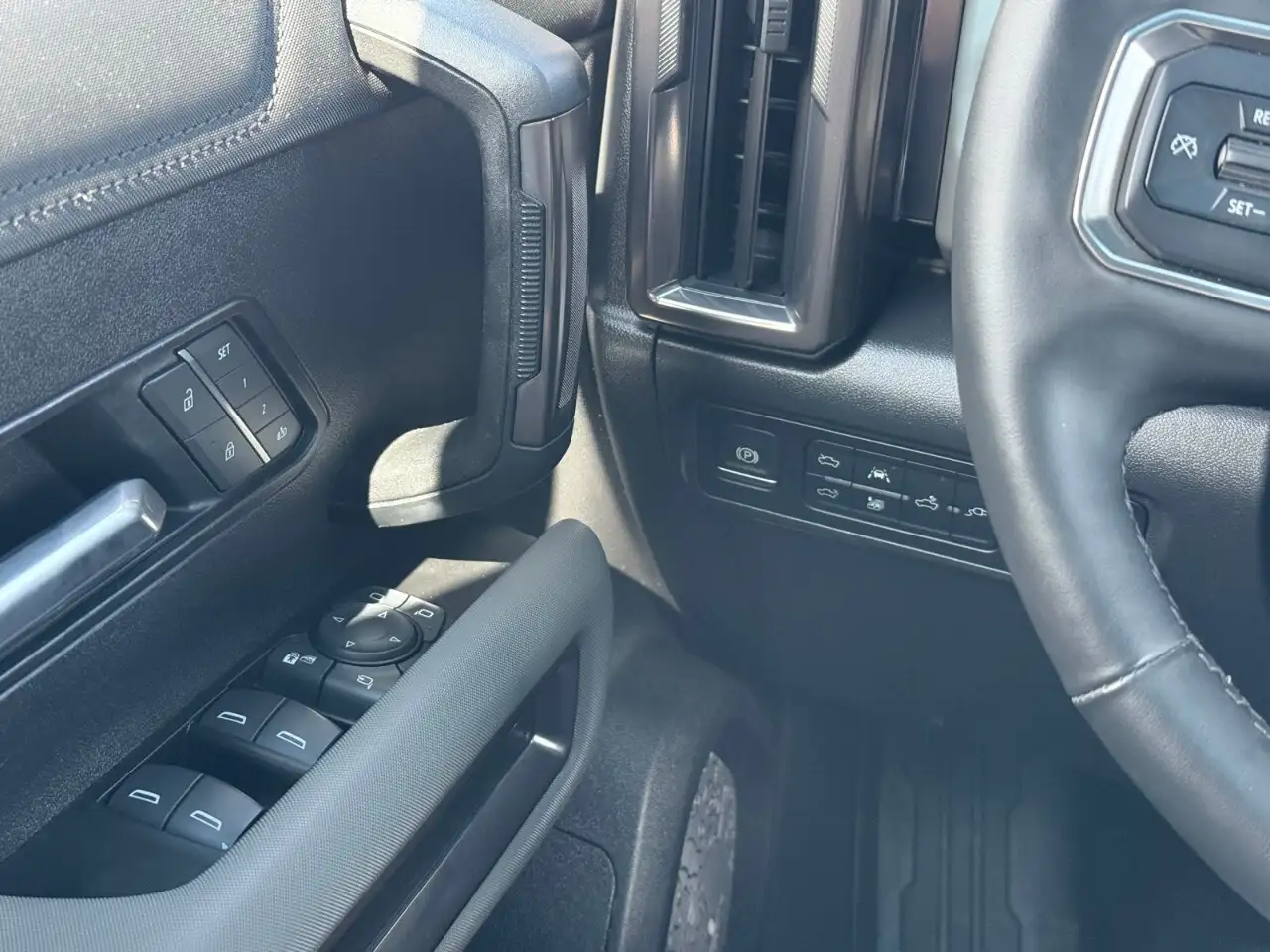 GMC HUMMER EV Pickup снимка GMC HUMMER EV Pickup