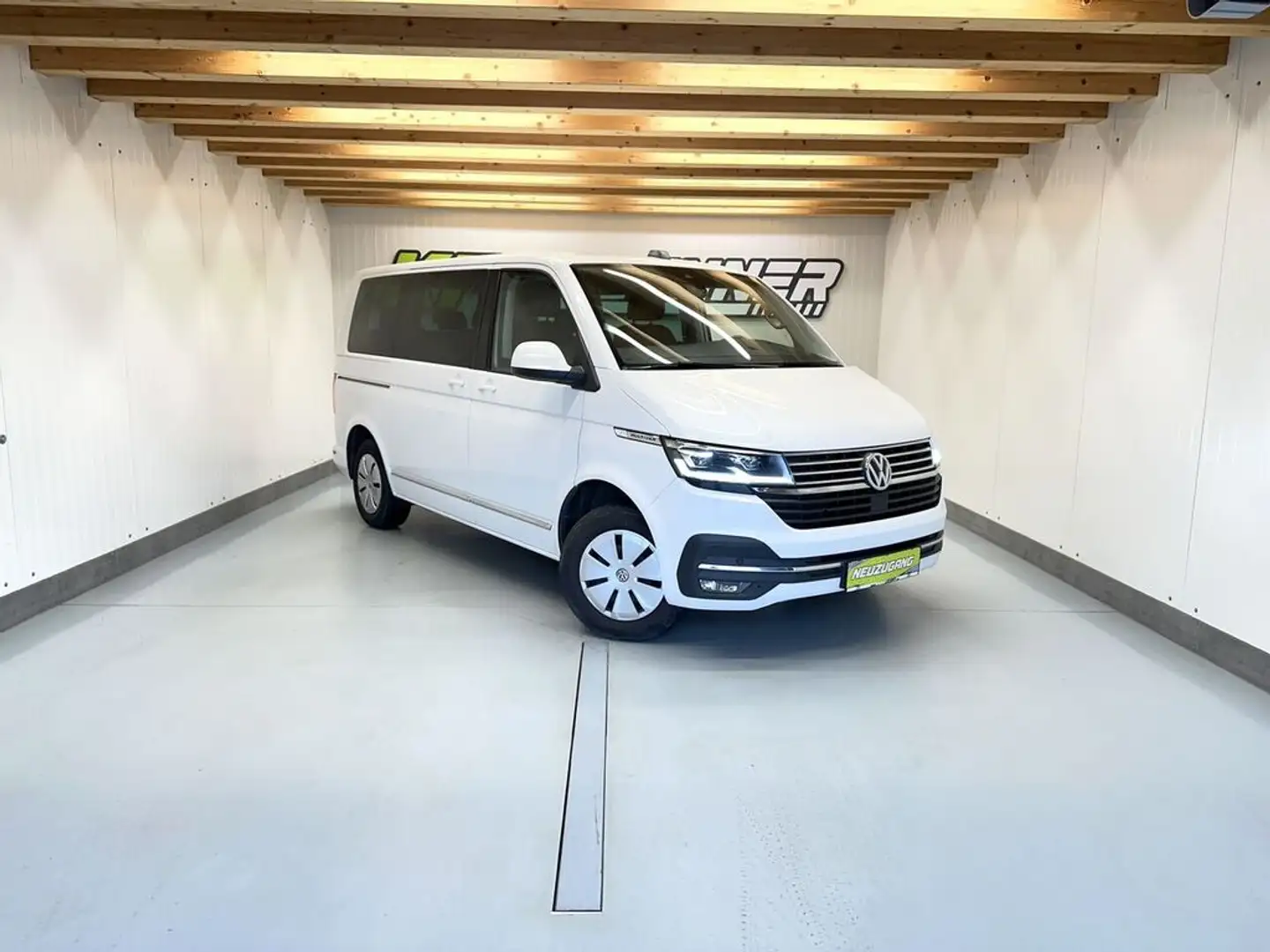 Volkswagen T6.1 Multivan 2,0 TDI DSG ''LED*AHK*R-KAM*ACC'' Weiß - 1