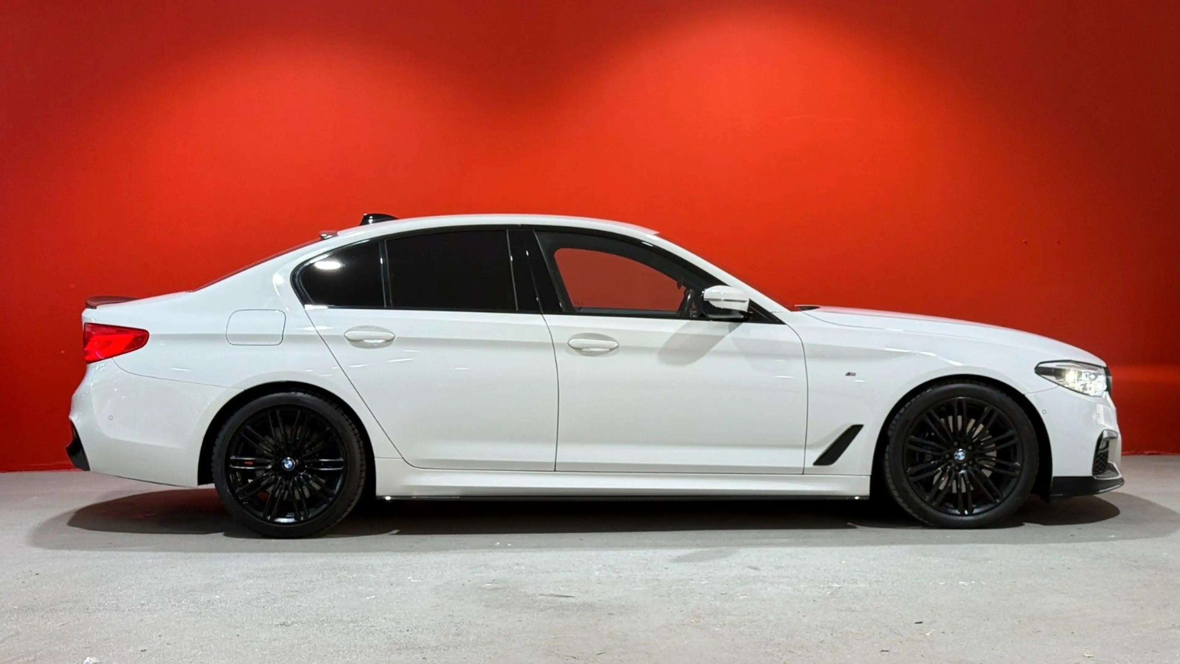 BMW 530 5 Limousine 530 d M Sport LED — photo 2