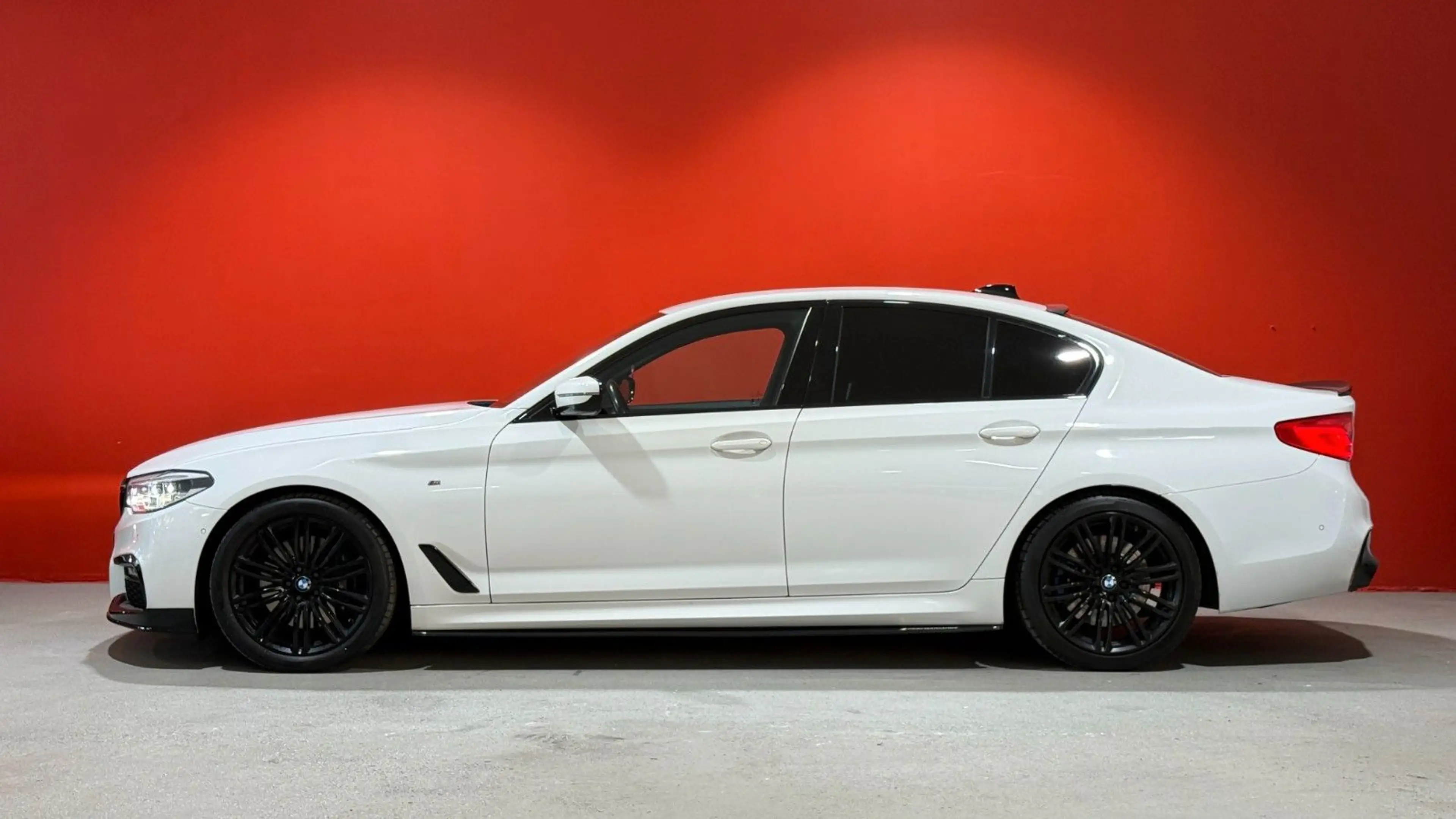 BMW 530 5 Limousine 530 d M Sport LED — photo 4