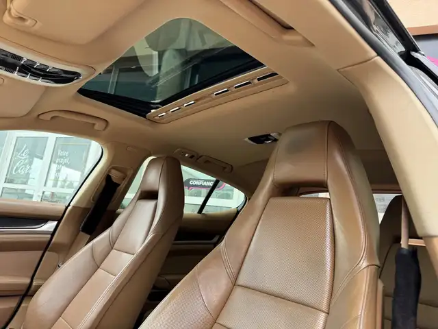 Porsche Panamera view 13