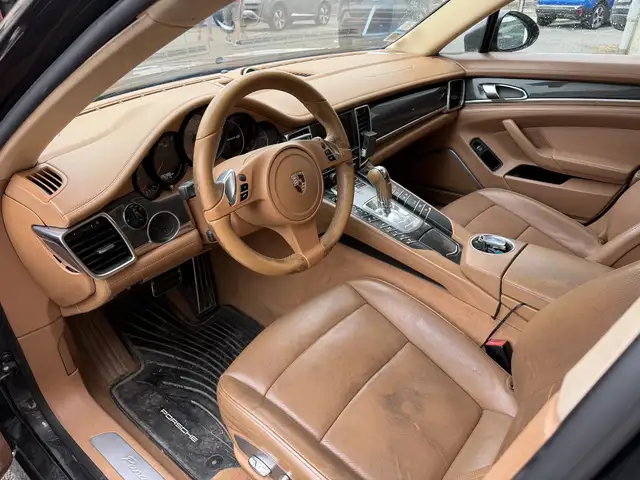 Porsche Panamera view 9