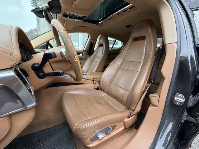Porsche Panamera view 10