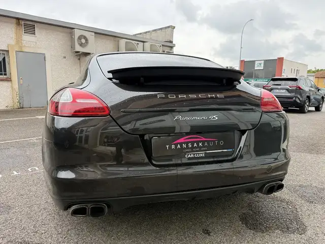 Porsche Panamera view 6