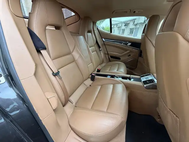 Porsche Panamera view 14