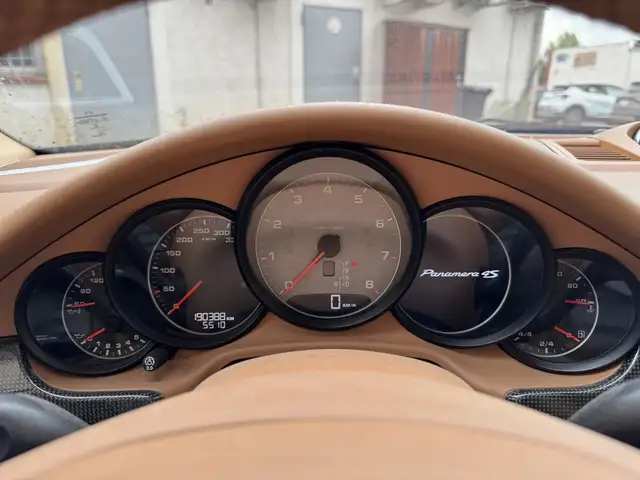 Porsche Panamera view 18
