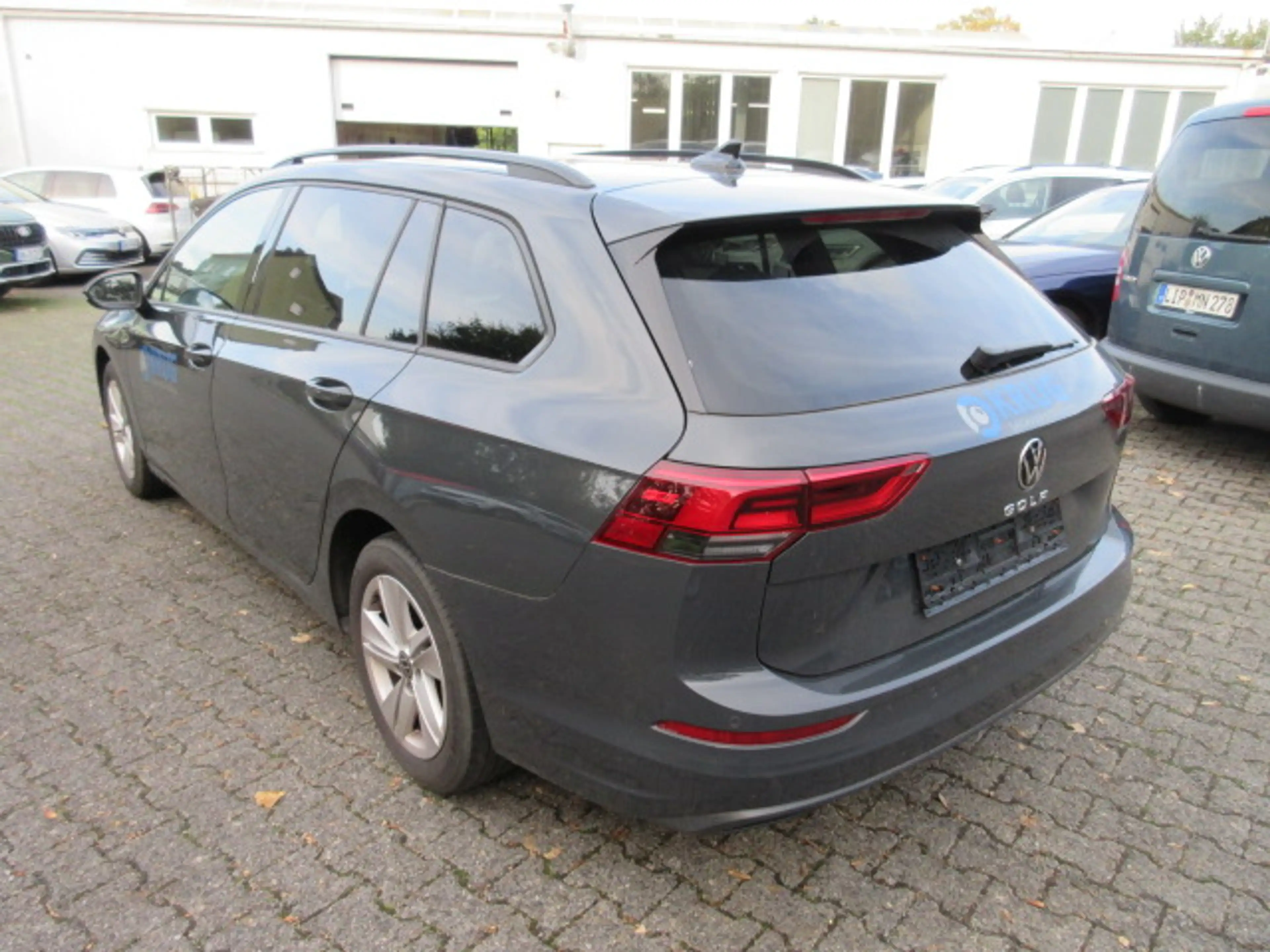 Volkswagen Golf Variant Life 2.0 TDI NAVI ALU APS SITZHEIZUNG PRIVACY LED CLIMATRONIC — photo 2