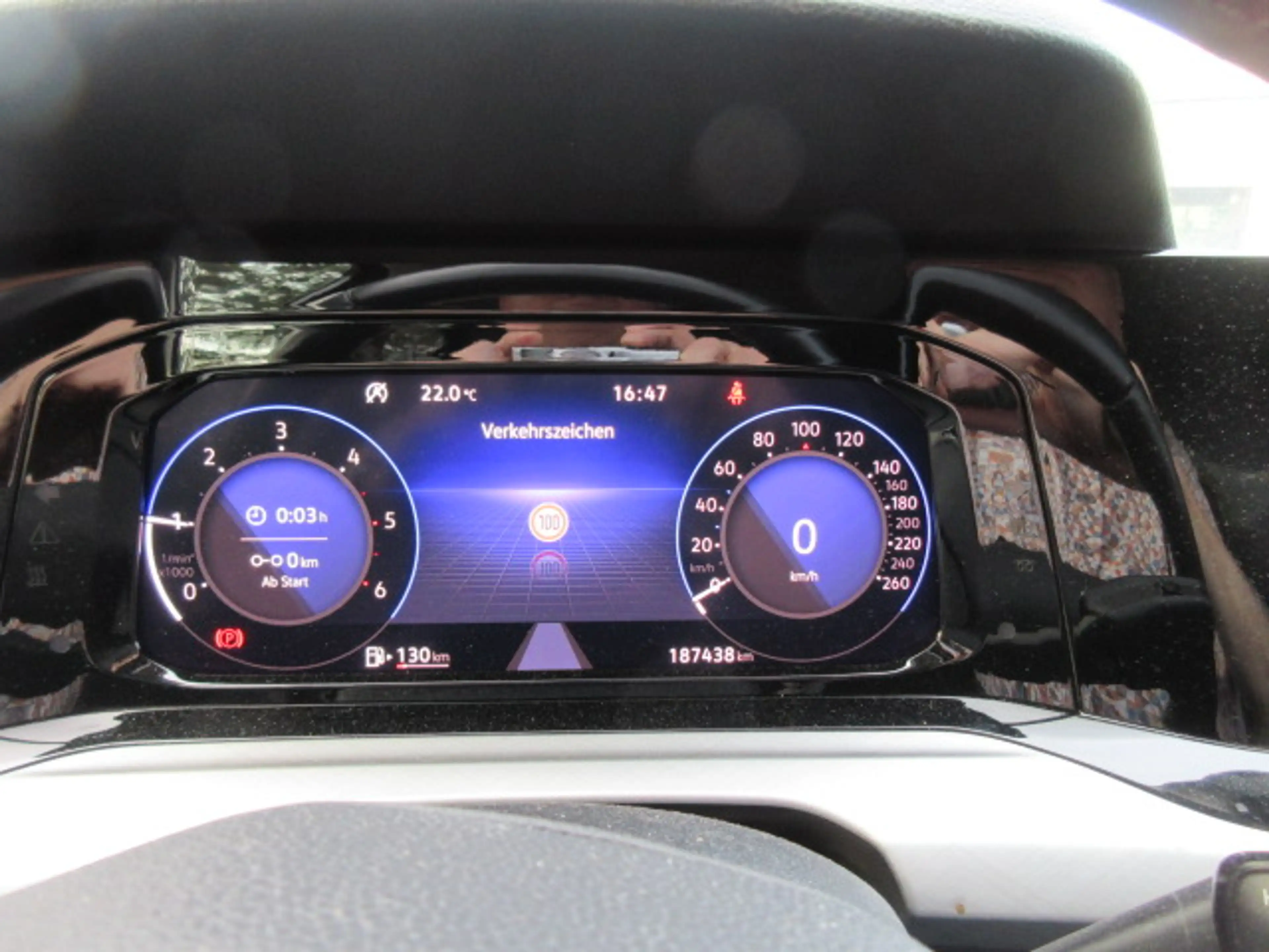 Volkswagen Golf Variant Life 2.0 TDI NAVI ALU APS SITZHEIZUNG PRIVACY LED CLIMATRONIC — photo 11