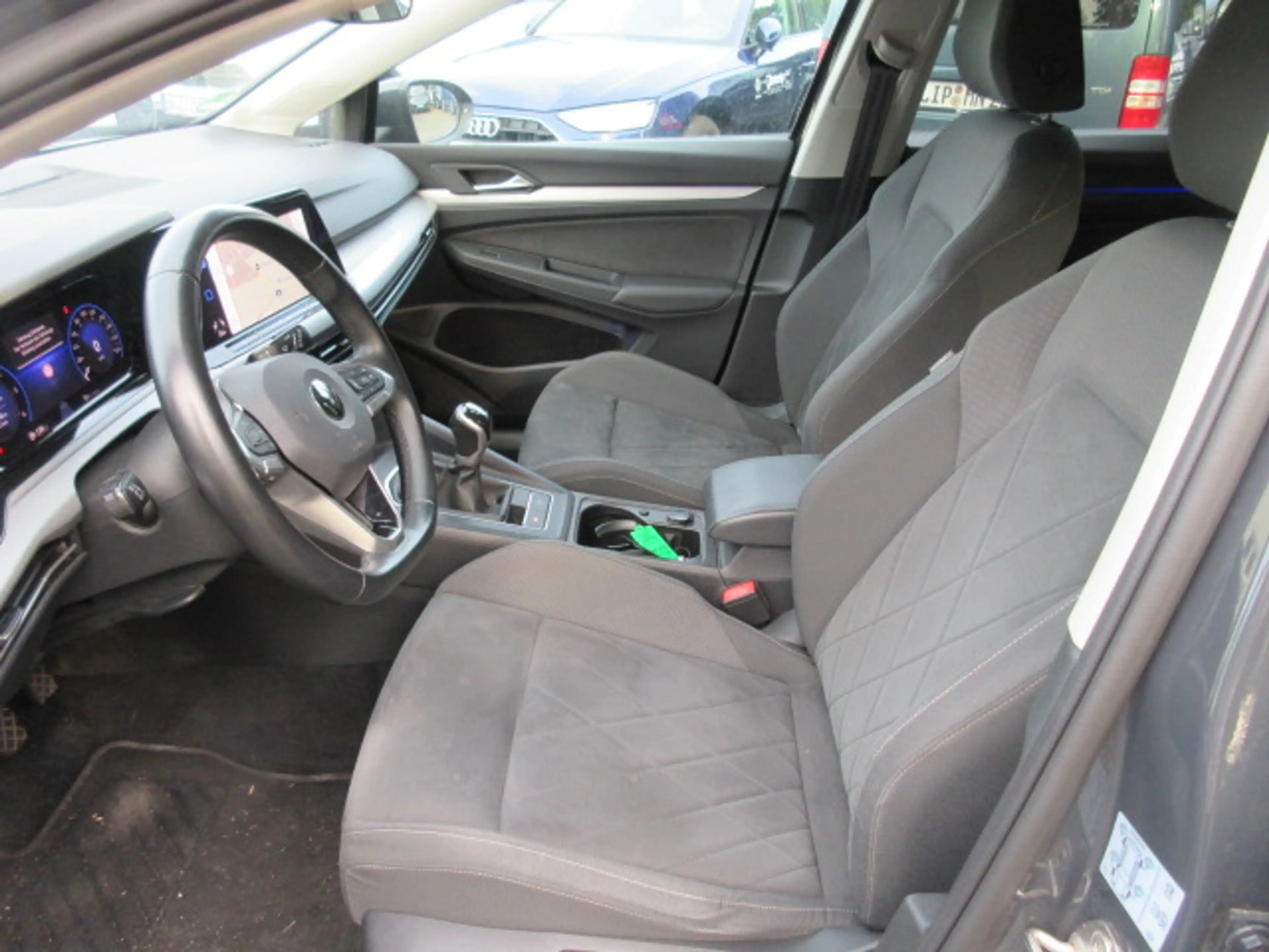 Volkswagen Golf Variant Life 2.0 TDI NAVI ALU APS SITZHEIZUNG PRIVACY LED CLIMATRONIC — photo 6