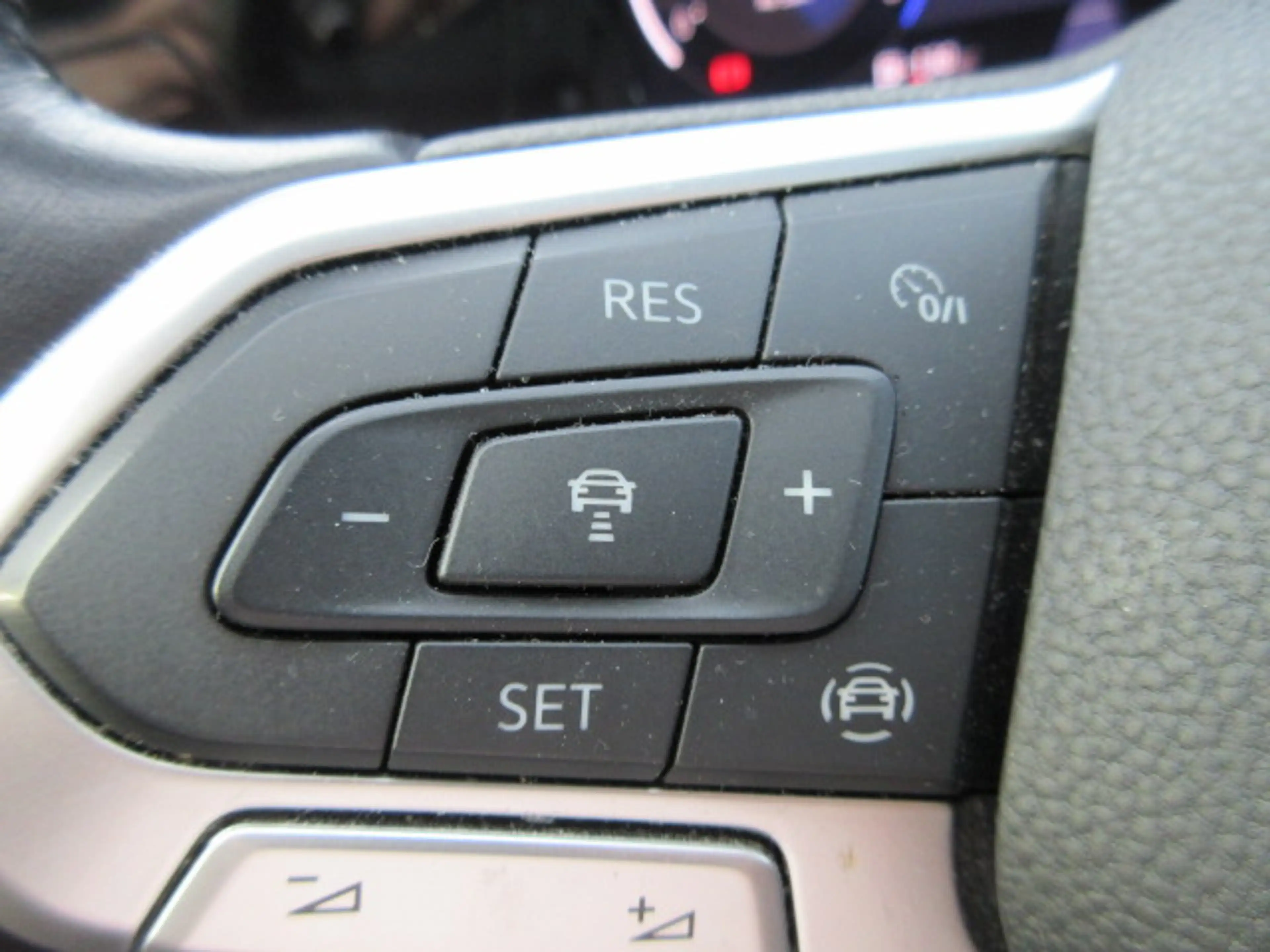 Volkswagen Golf Variant Life 2.0 TDI NAVI ALU APS SITZHEIZUNG PRIVACY LED CLIMATRONIC — photo 9
