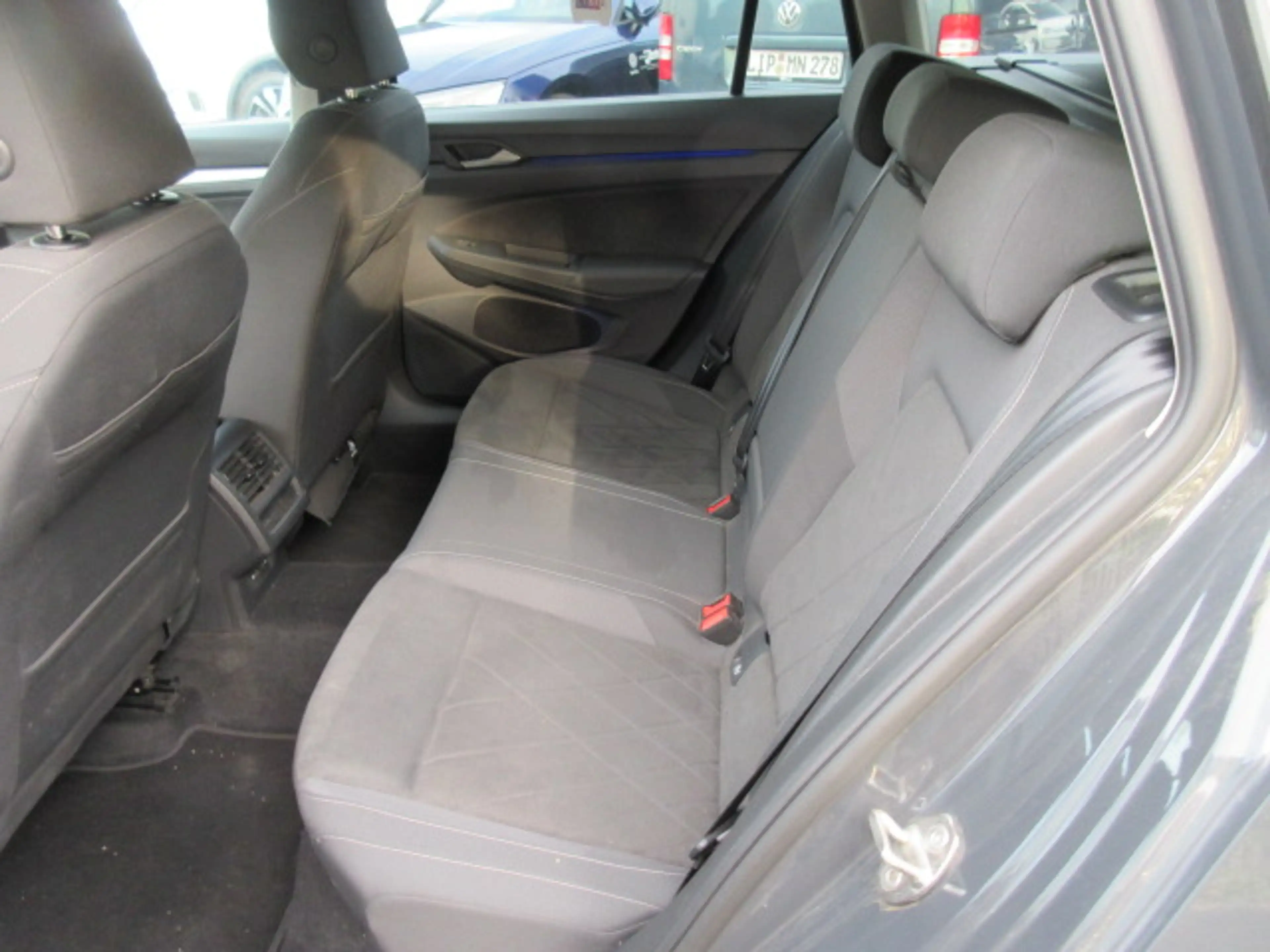 Volkswagen Golf Variant Life 2.0 TDI NAVI ALU APS SITZHEIZUNG PRIVACY LED CLIMATRONIC — photo 7