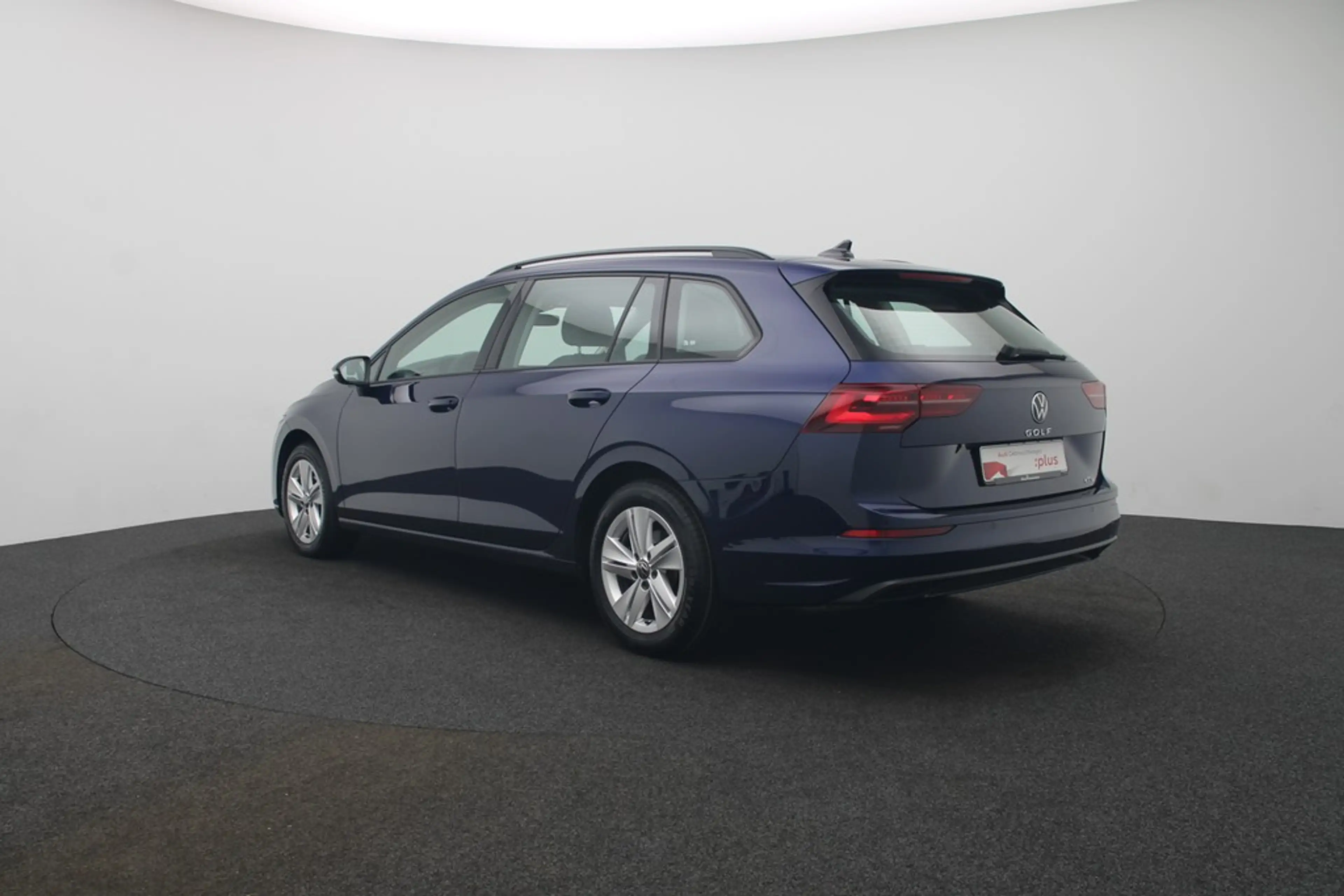 Volkswagen Golf Variant 1.5 l eTSI Life LED Navi ACC Pano — photo 3