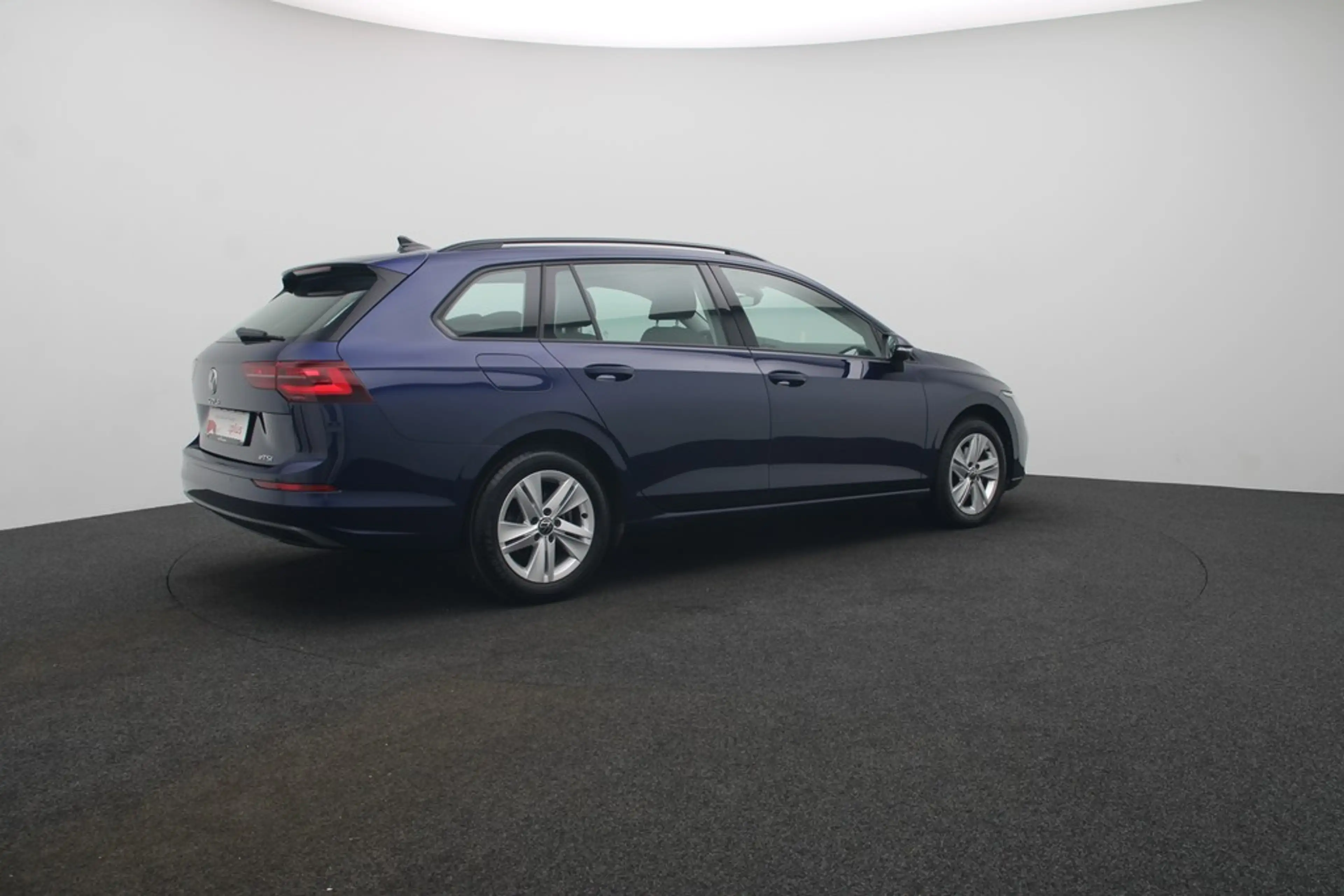 Volkswagen Golf Variant 1.5 l eTSI Life LED Navi ACC Pano — photo 5
