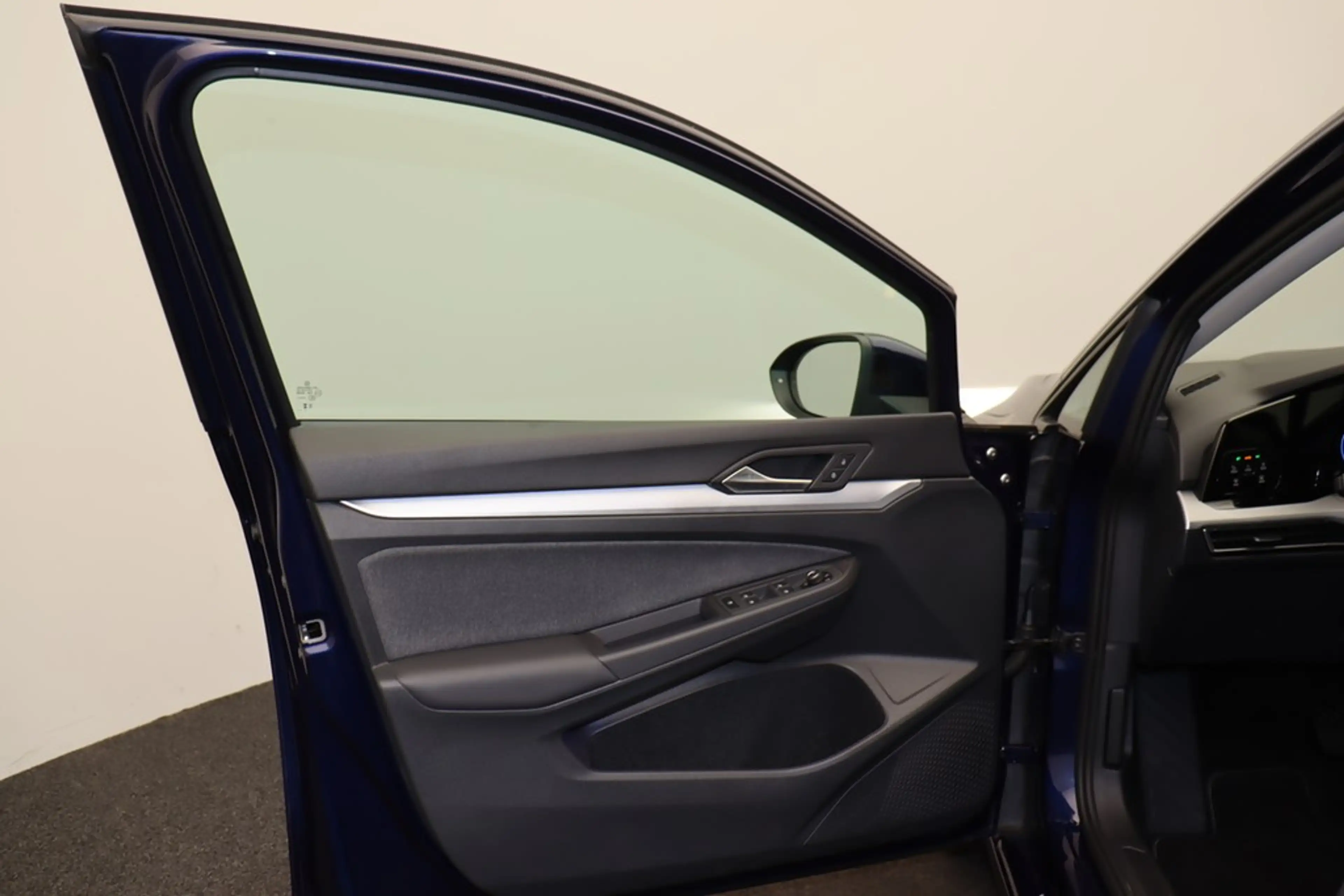 Volkswagen Golf Variant 1.5 l eTSI Life LED Navi ACC Pano — photo 7