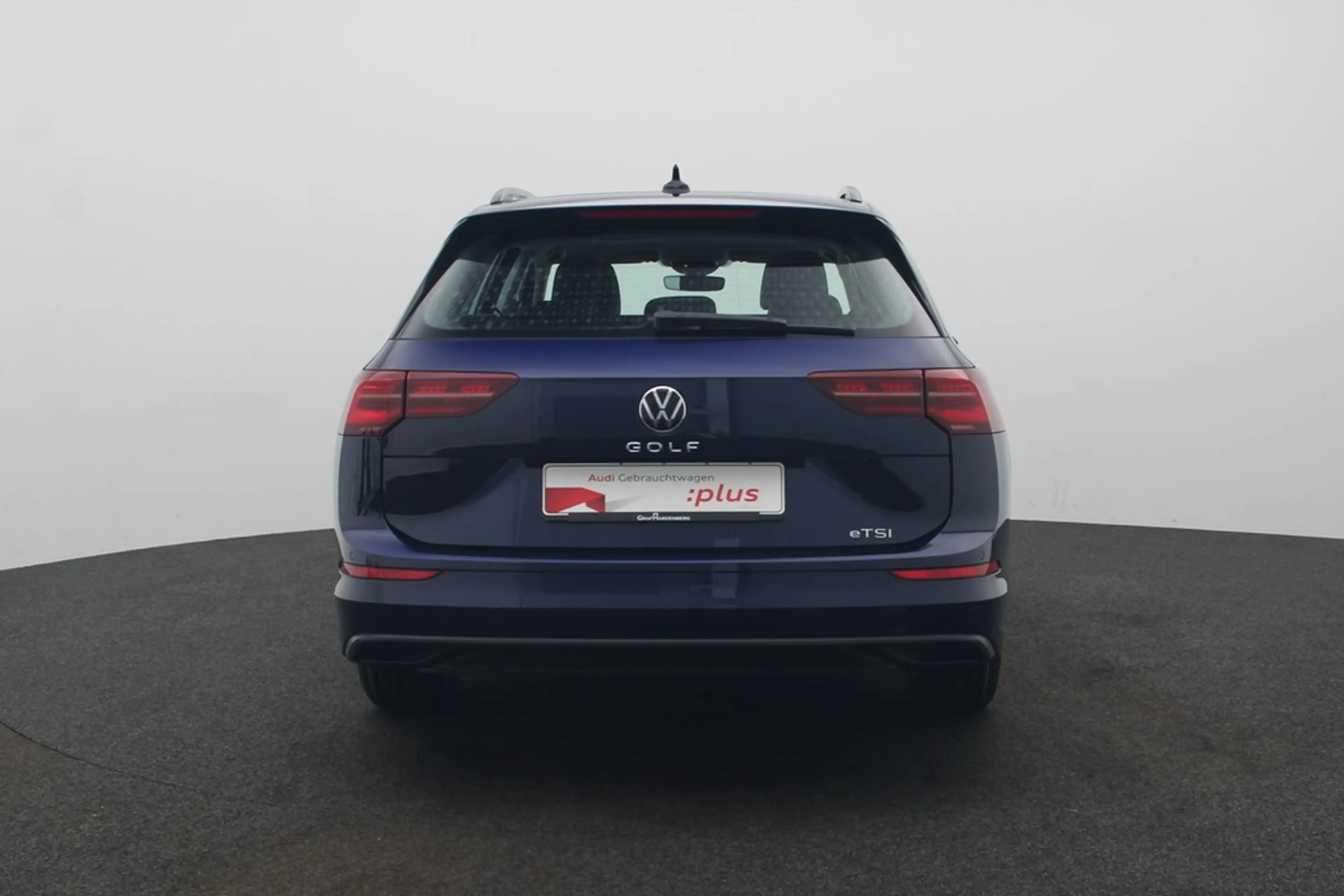 Volkswagen Golf Variant 1.5 l eTSI Life LED Navi ACC Pano — photo 4