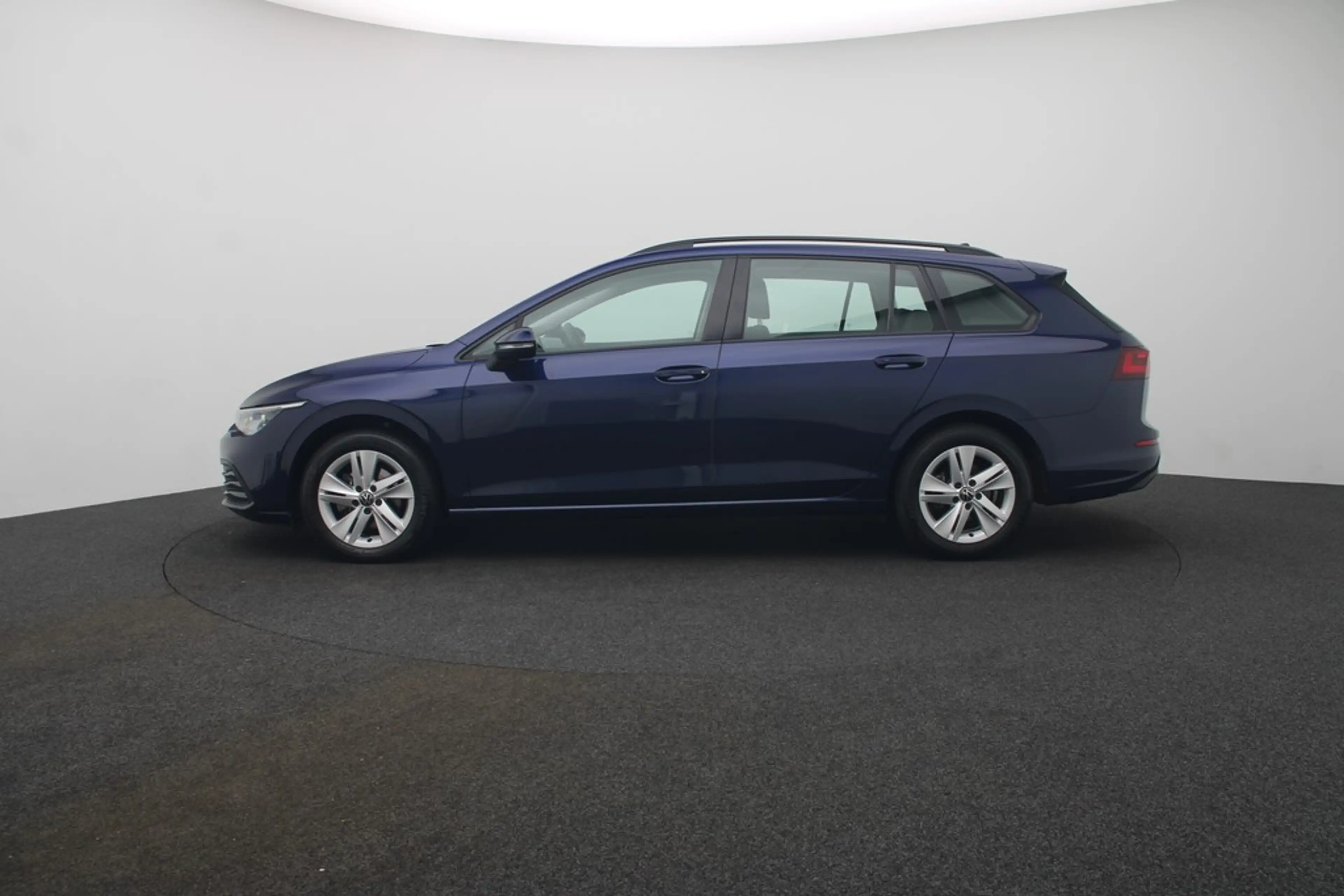 Volkswagen Golf Variant 1.5 l eTSI Life LED Navi ACC Pano — photo 2