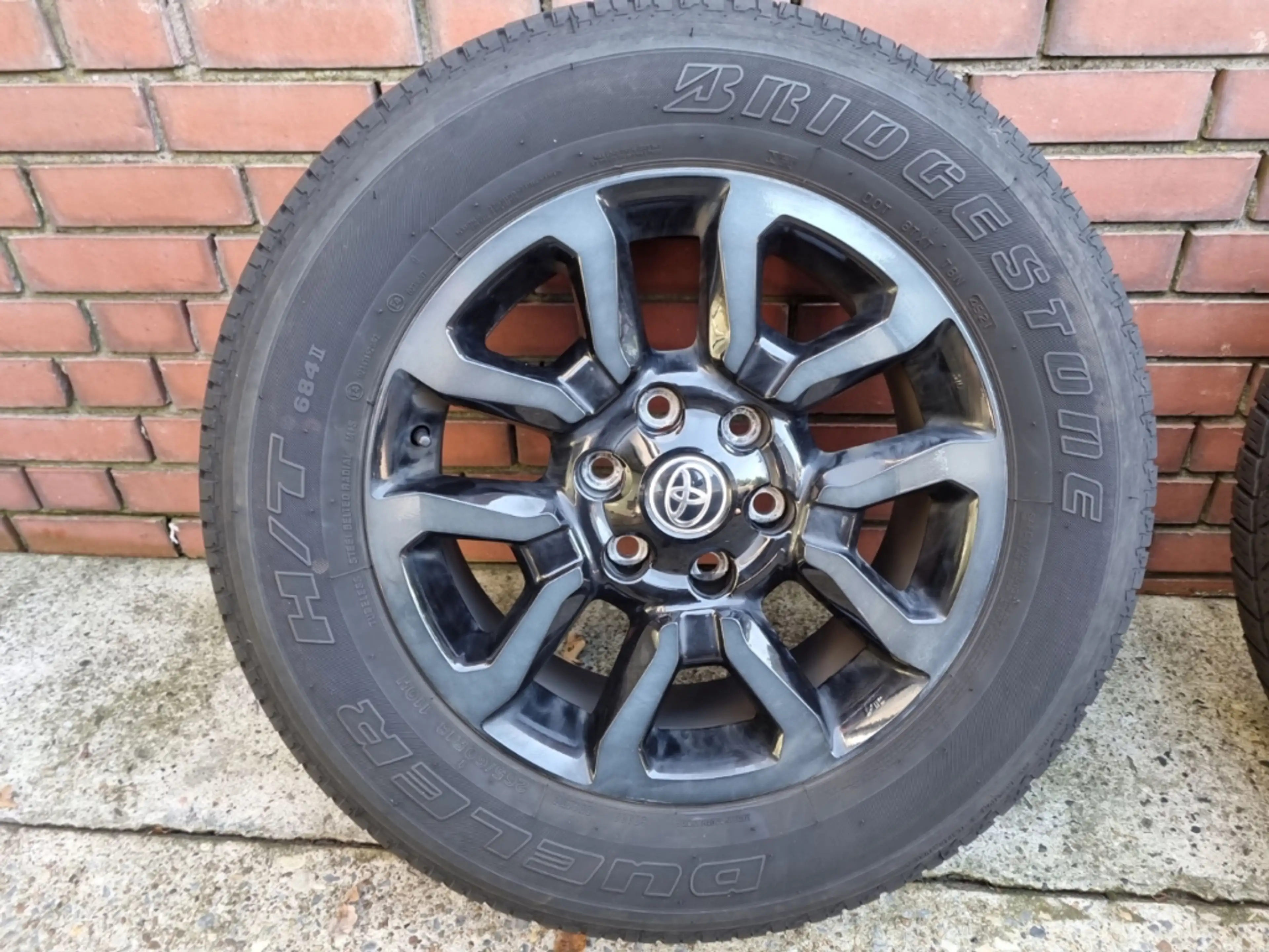 Toyota Hilux Double Cab Invincible 4x4*AHK*Rolo*M+S*Leder*SHZ*N — photo 22