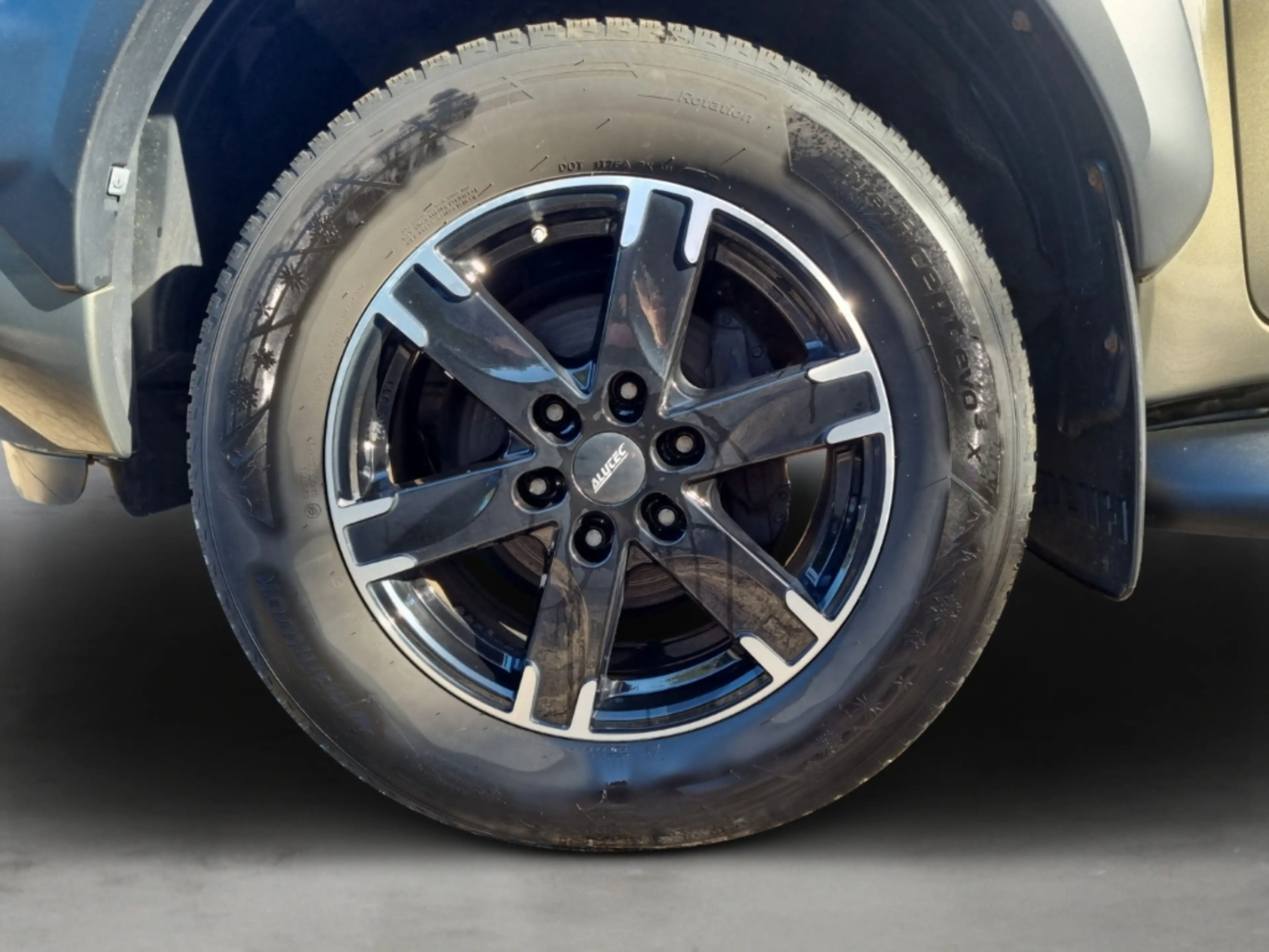 Toyota Hilux Double Cab Invincible 4x4*AHK*Rolo*M+S*Leder*SHZ*N — photo 7