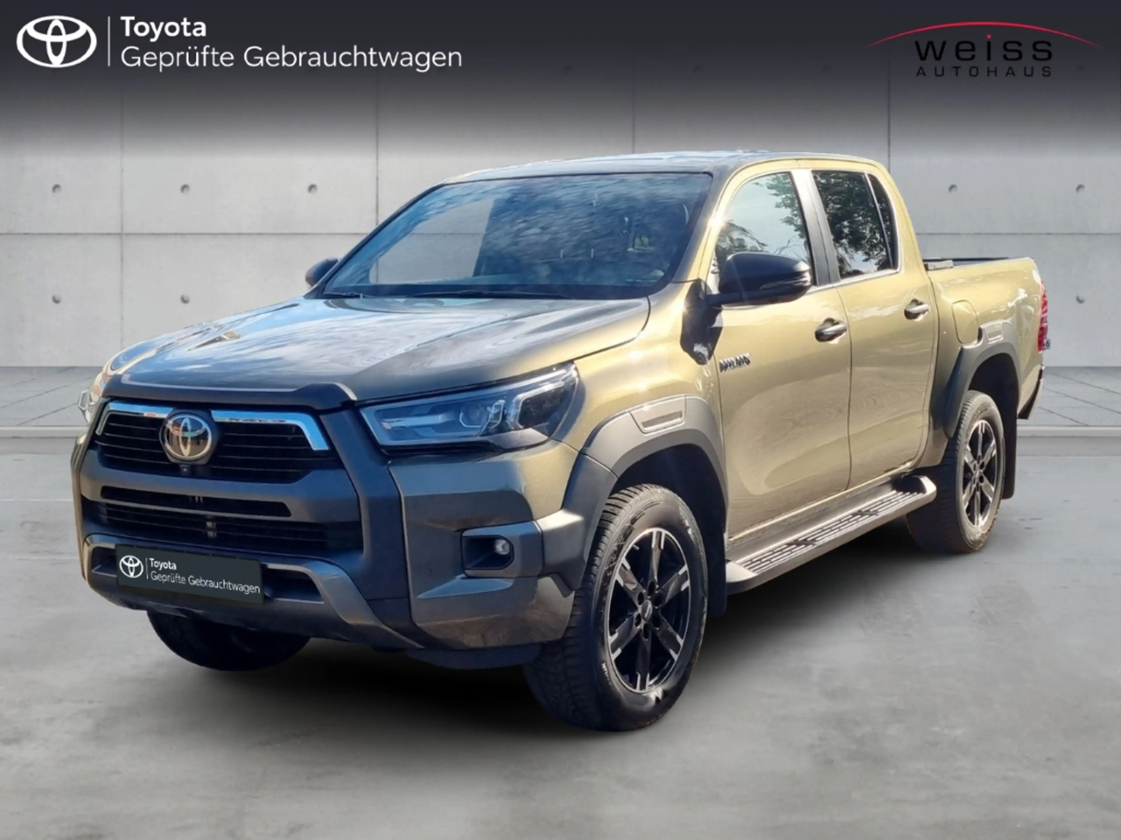 Toyota Hilux Double Cab Invincible 4x4*AHK*Rolo*M+S*Leder*SHZ*N