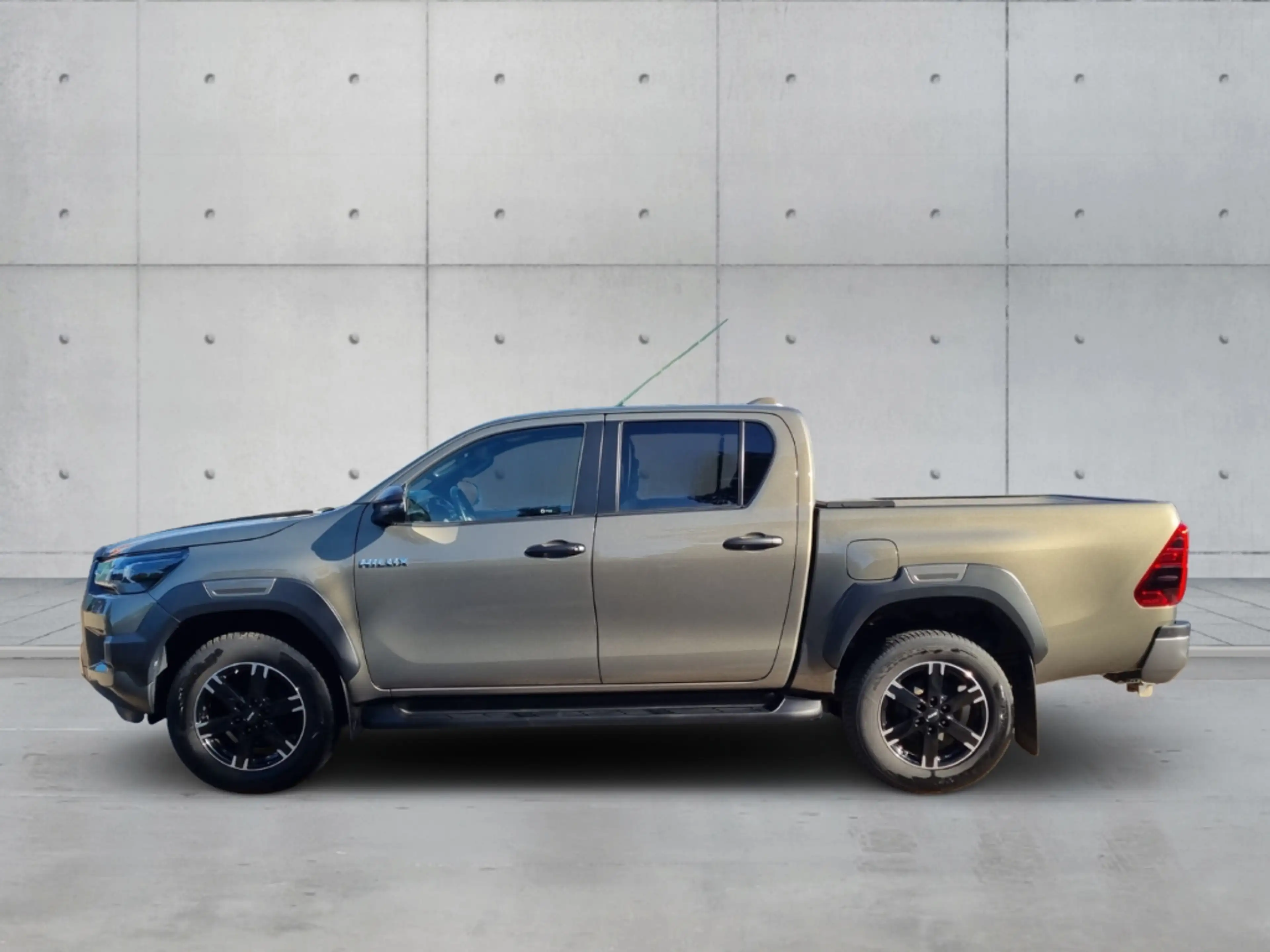 Toyota Hilux Double Cab Invincible 4x4*AHK*Rolo*M+S*Leder*SHZ*N — photo 3