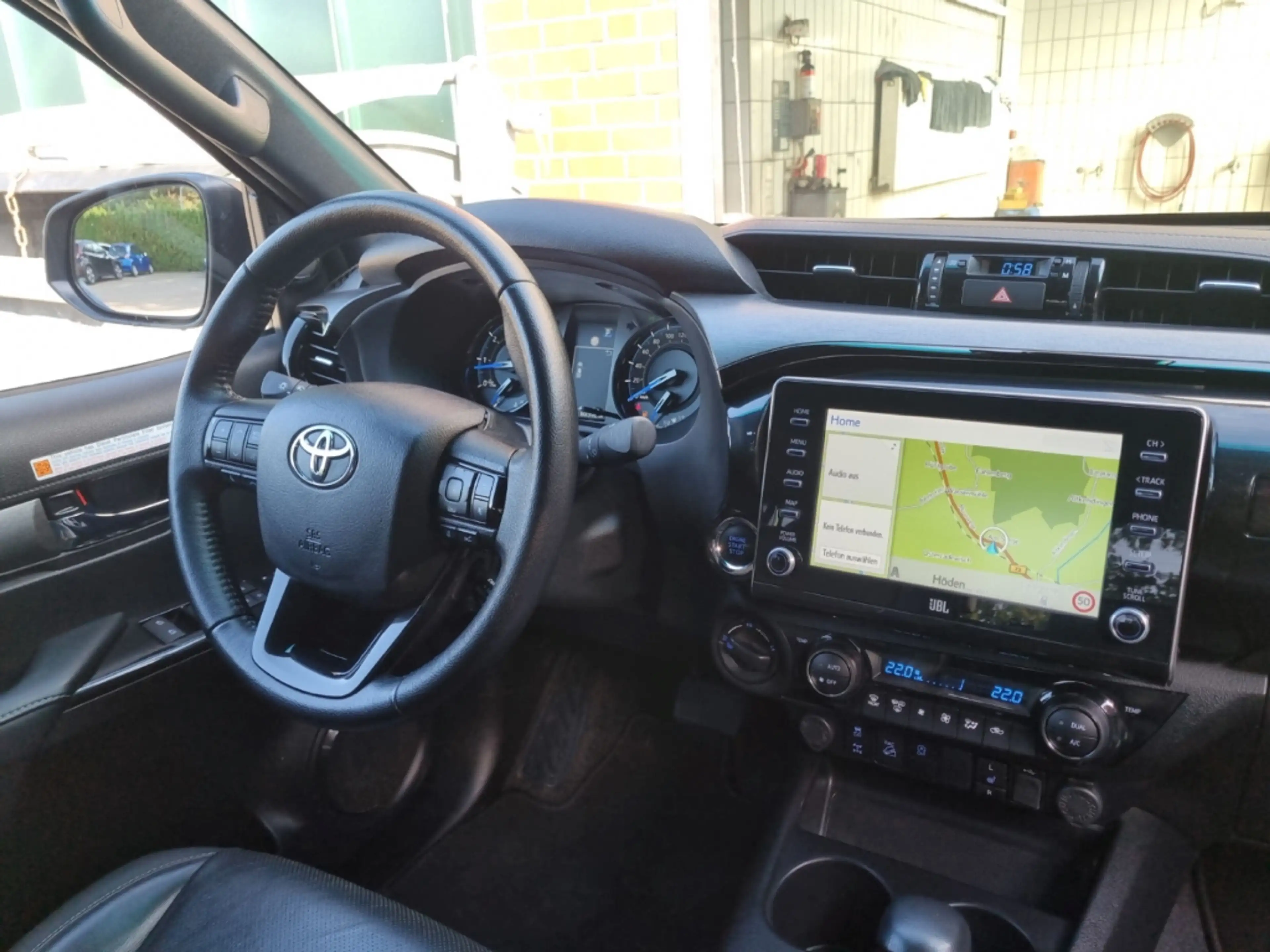 Toyota Hilux Double Cab Invincible 4x4*AHK*Rolo*M+S*Leder*SHZ*N — photo 19