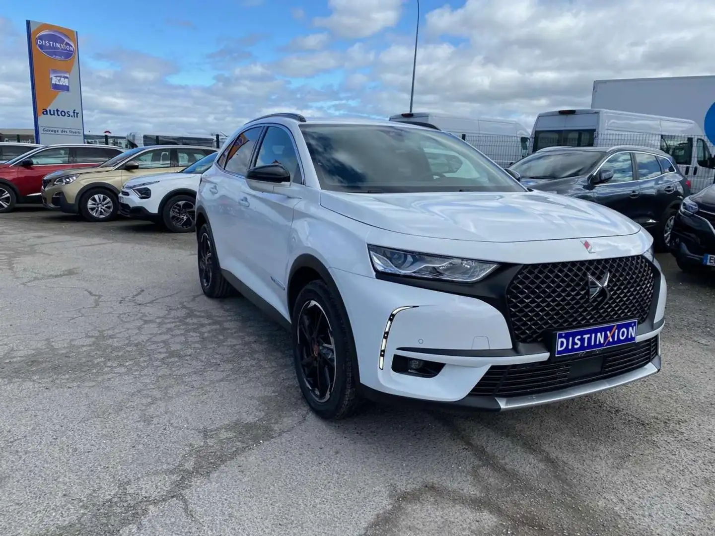 DS Automobiles DS 7 Crossback 1.5 BLUEHDi - 130 - BV EAT8 PERFORMANCE LINE + Bílá - 2