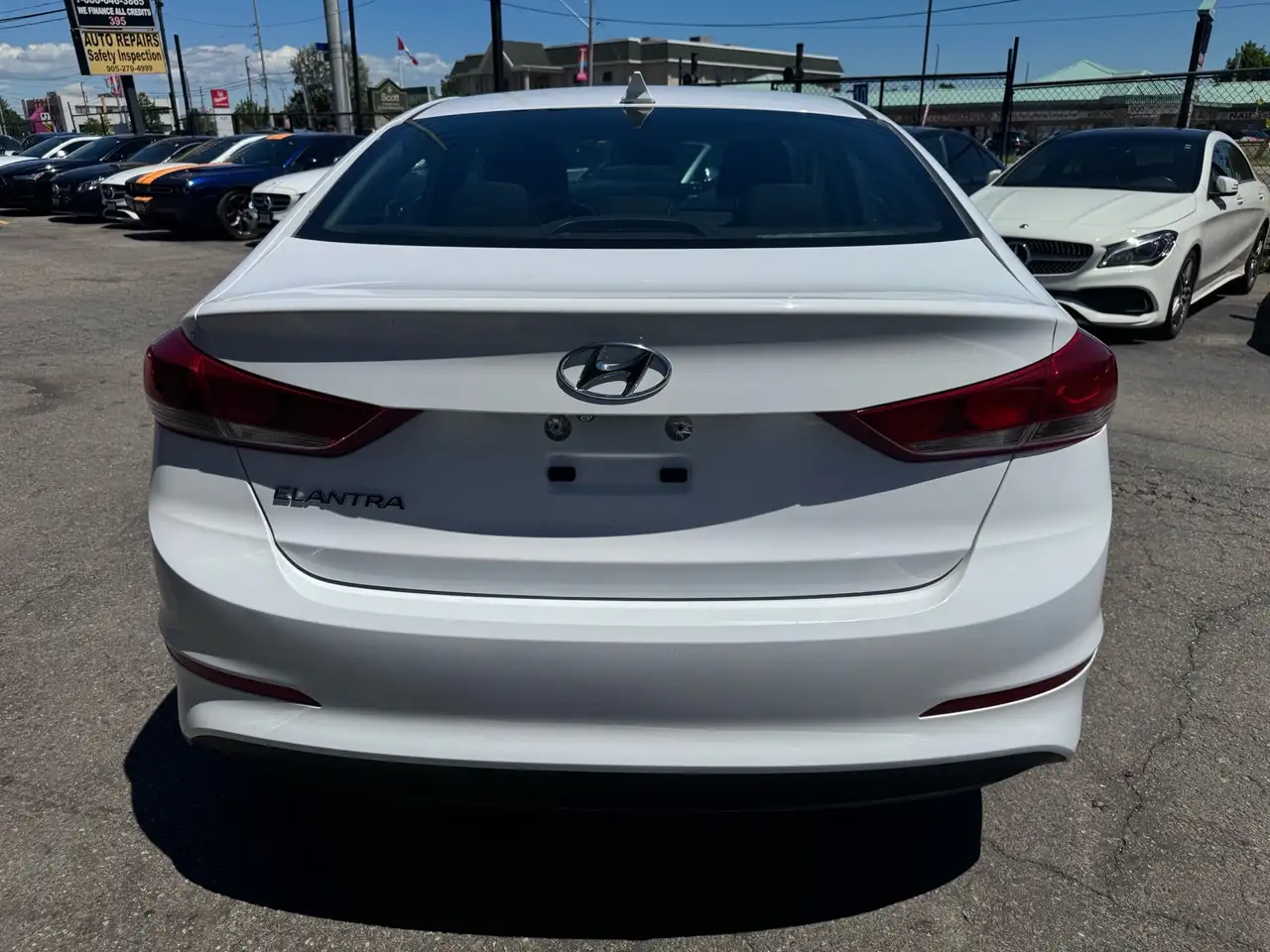 Hyundai ELANTRA снимка Hyundai ELANTRA