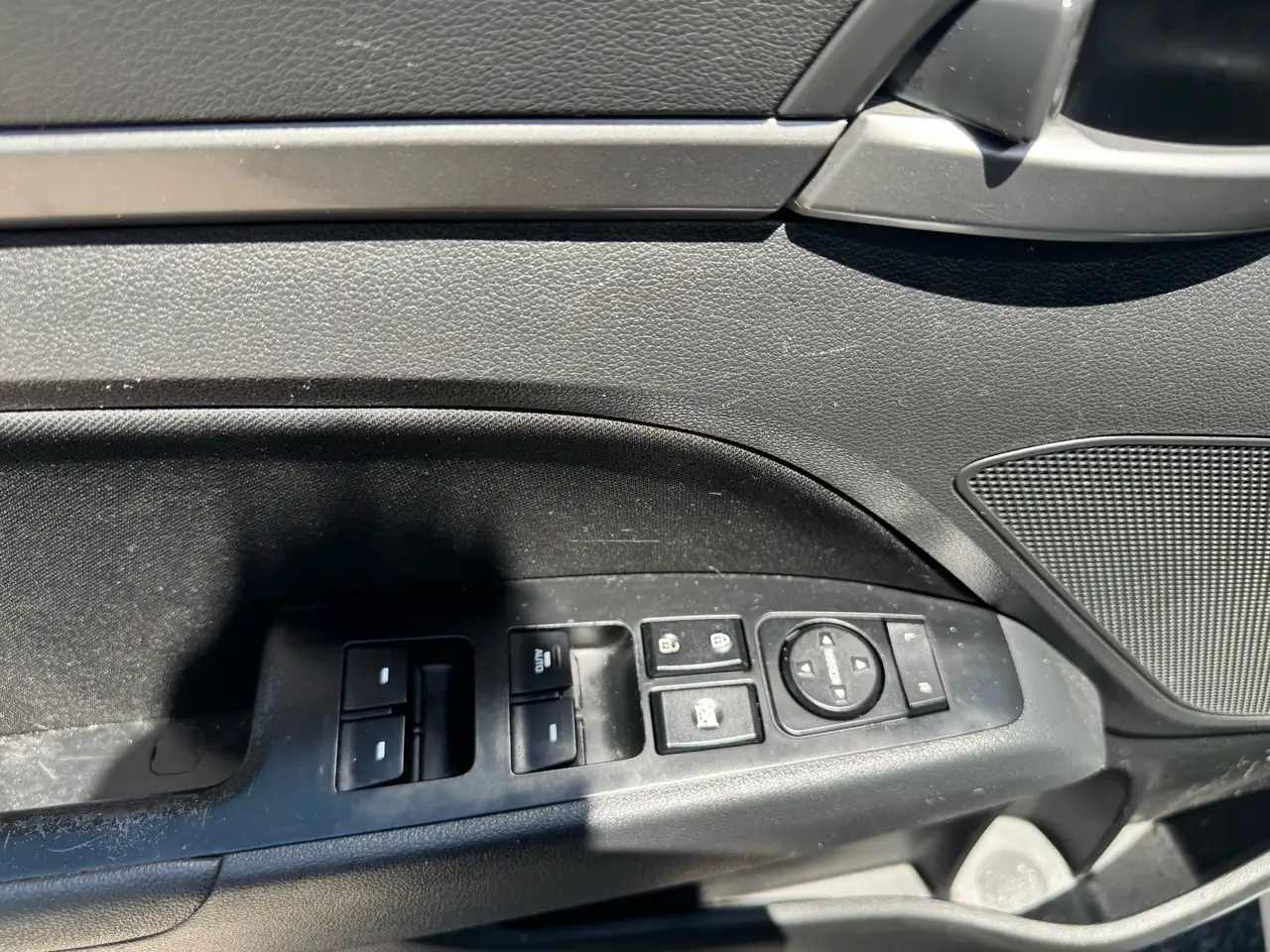 Hyundai ELANTRA снимка Hyundai ELANTRA