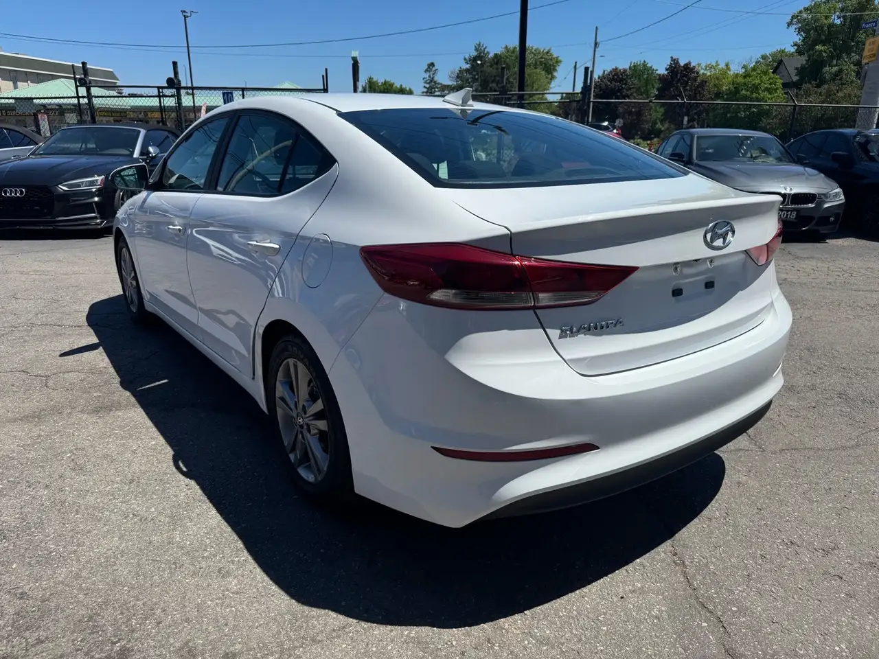 Hyundai ELANTRA снимка Hyundai ELANTRA