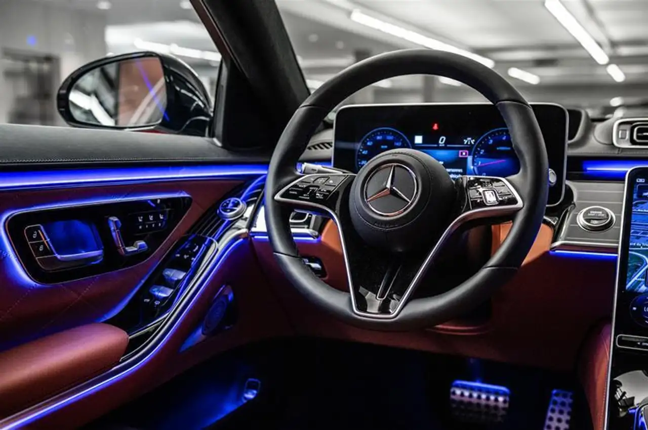 Mercedes-Benz S-Class photo Mercedes-Benz S-Class