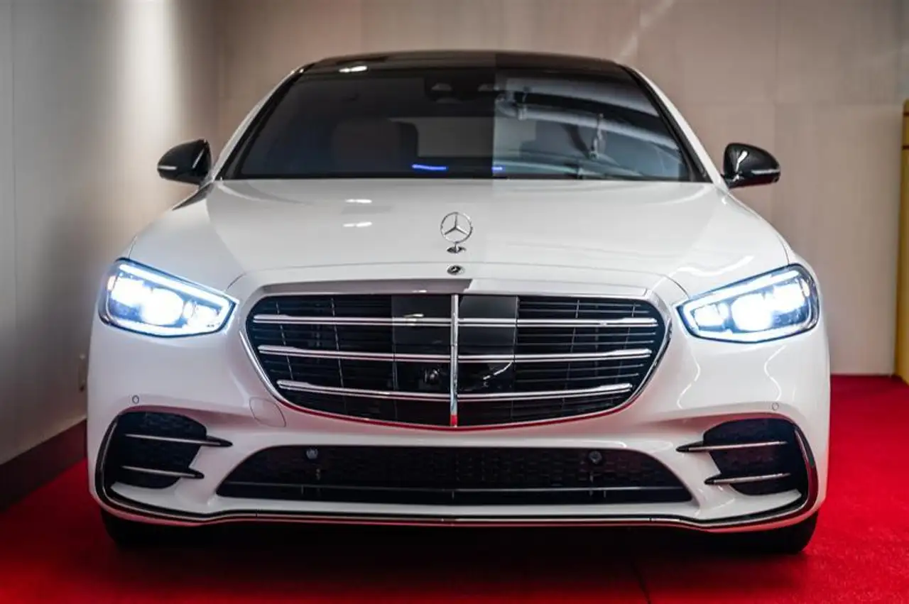 Mercedes-Benz S-Class photo Mercedes-Benz S-Class