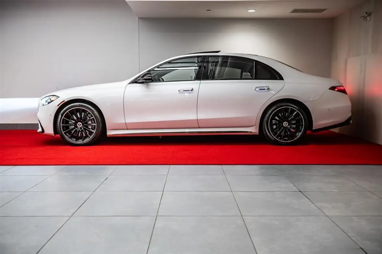 Mercedes-Benz S-Class photo Mercedes-Benz S-Class