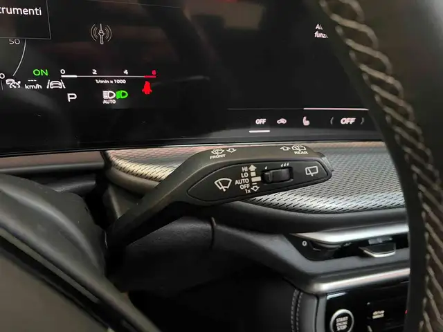 Audi Q5 view 13