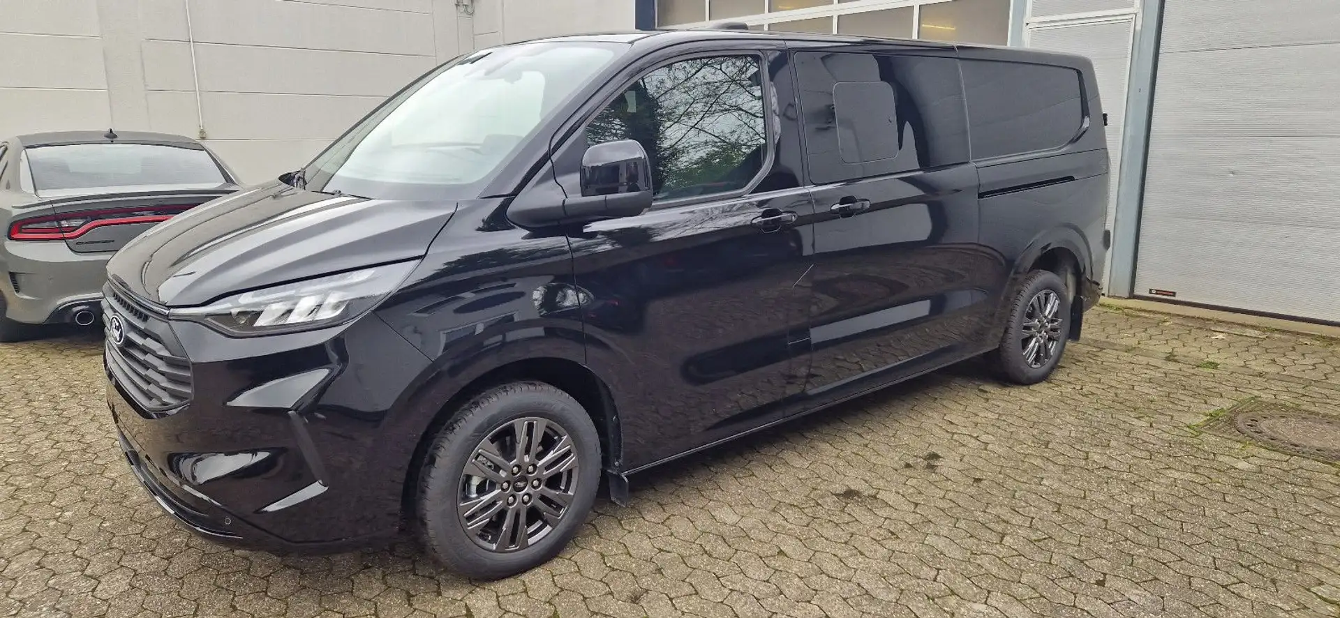 Ford Transit Custom DOKA Limited 320 170 L2H1 AUT/ACC Schwarz - 2