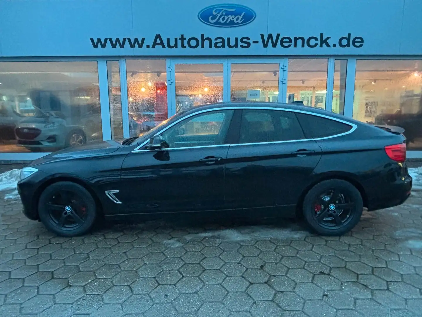 BMW 325 3 Gran Turismo * Luxury 3.HAND*NAVI*LEDER Schwarz - 1