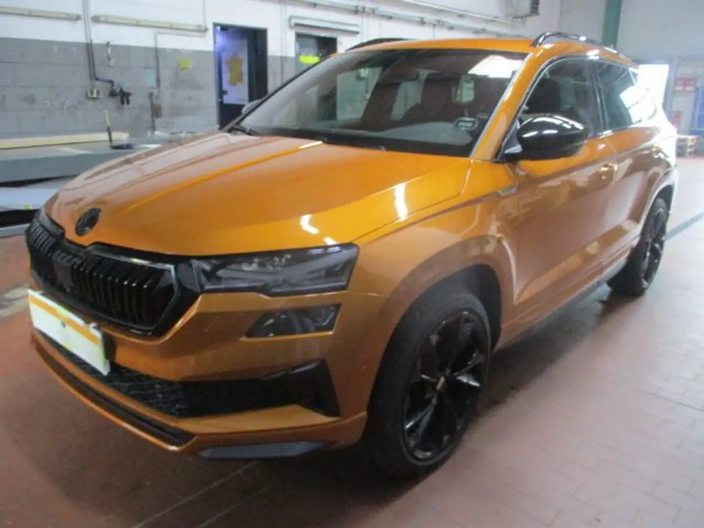 Skoda Karoq 2.0 TSI Sportline 360°*4xSHZ*ACC*AHK*AUT Orange - 1