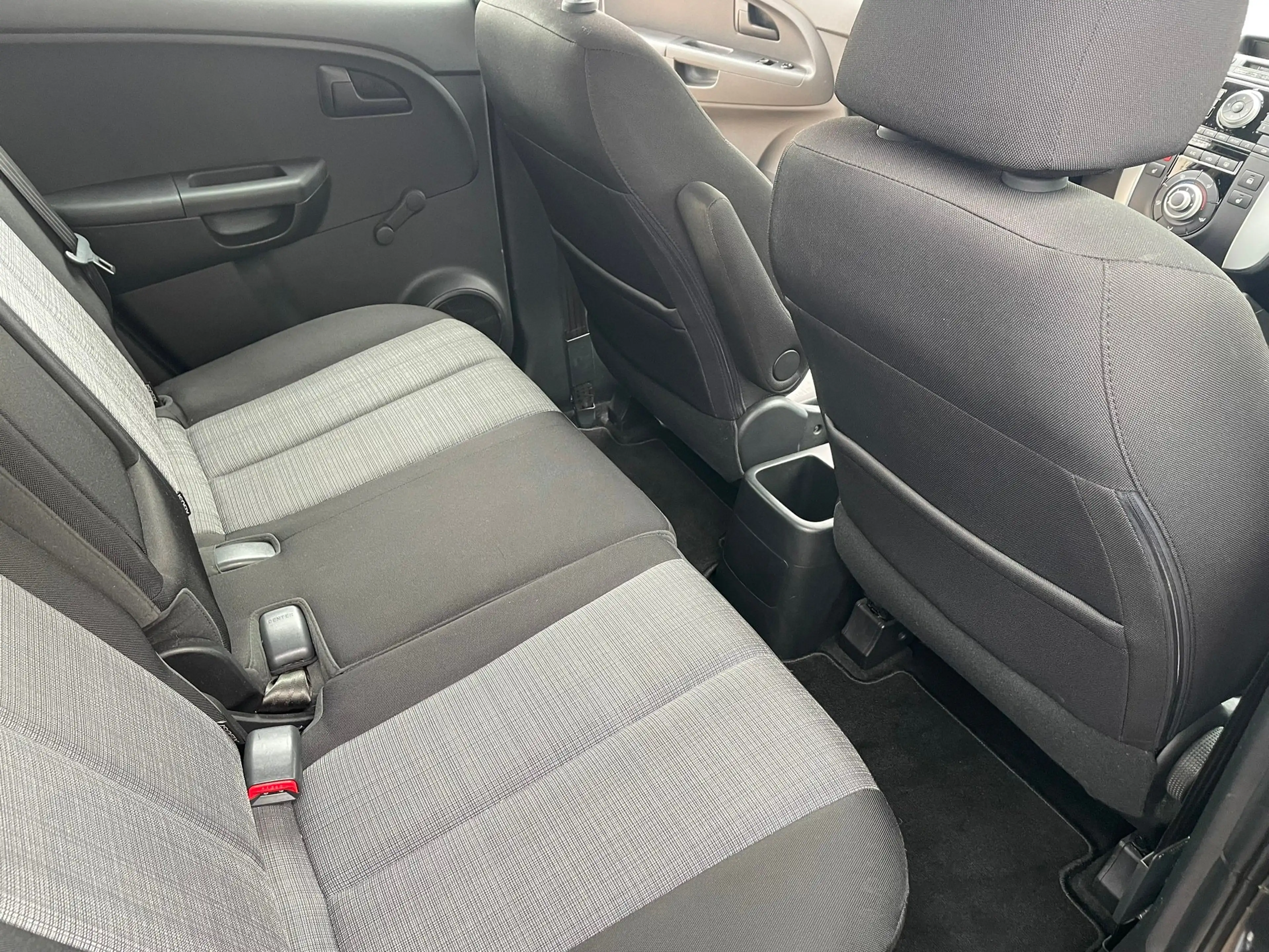 Kia Venga Vision — photo 12