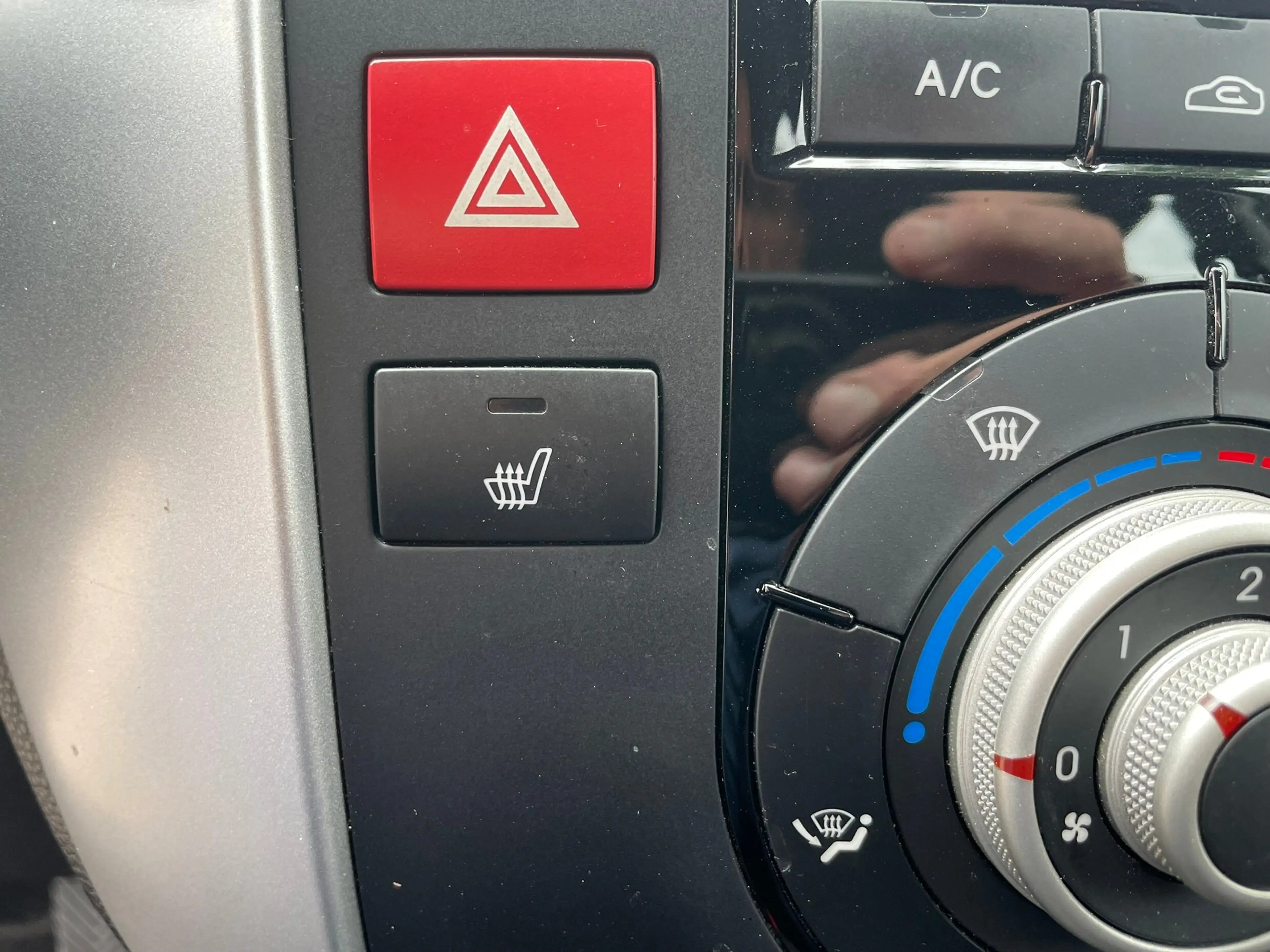 Kia Venga Vision — photo 16