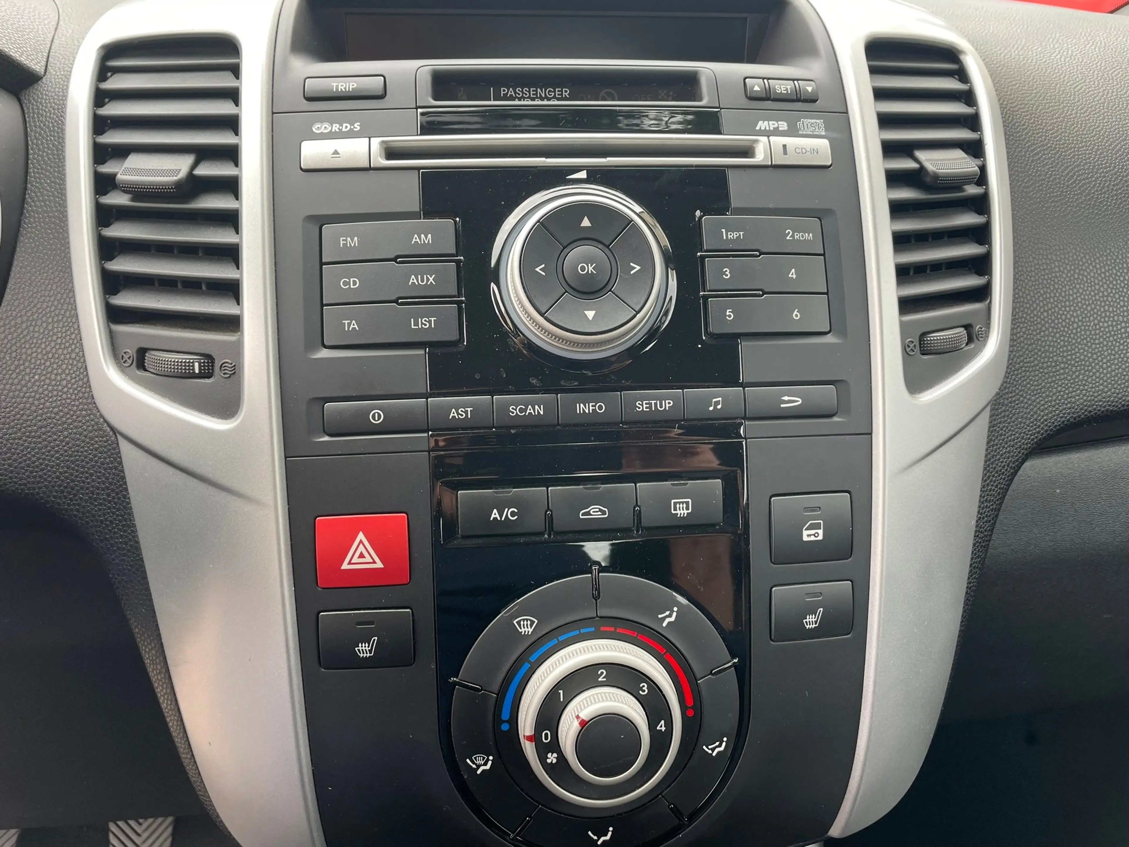 Kia Venga Vision — photo 15
