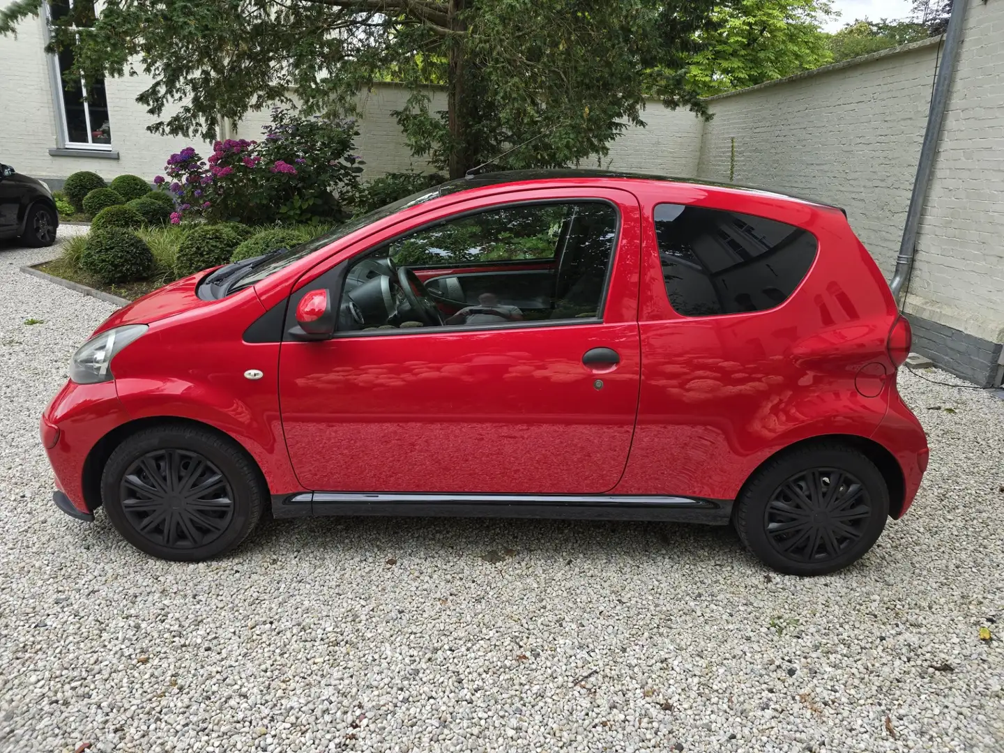 Toyota Aygo 1.0-12V Rood - 2