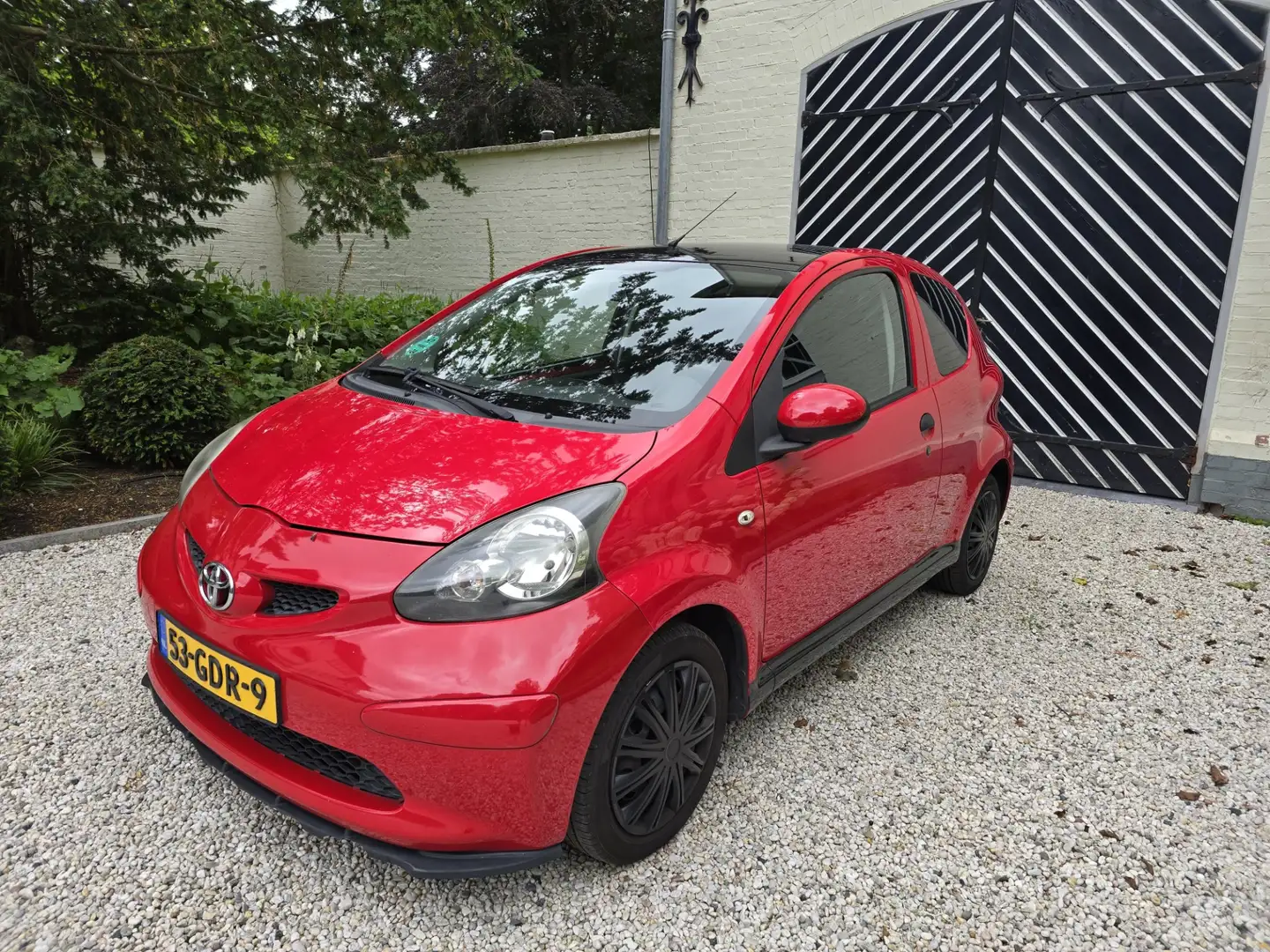 Toyota Aygo 1.0-12V Rood - 1